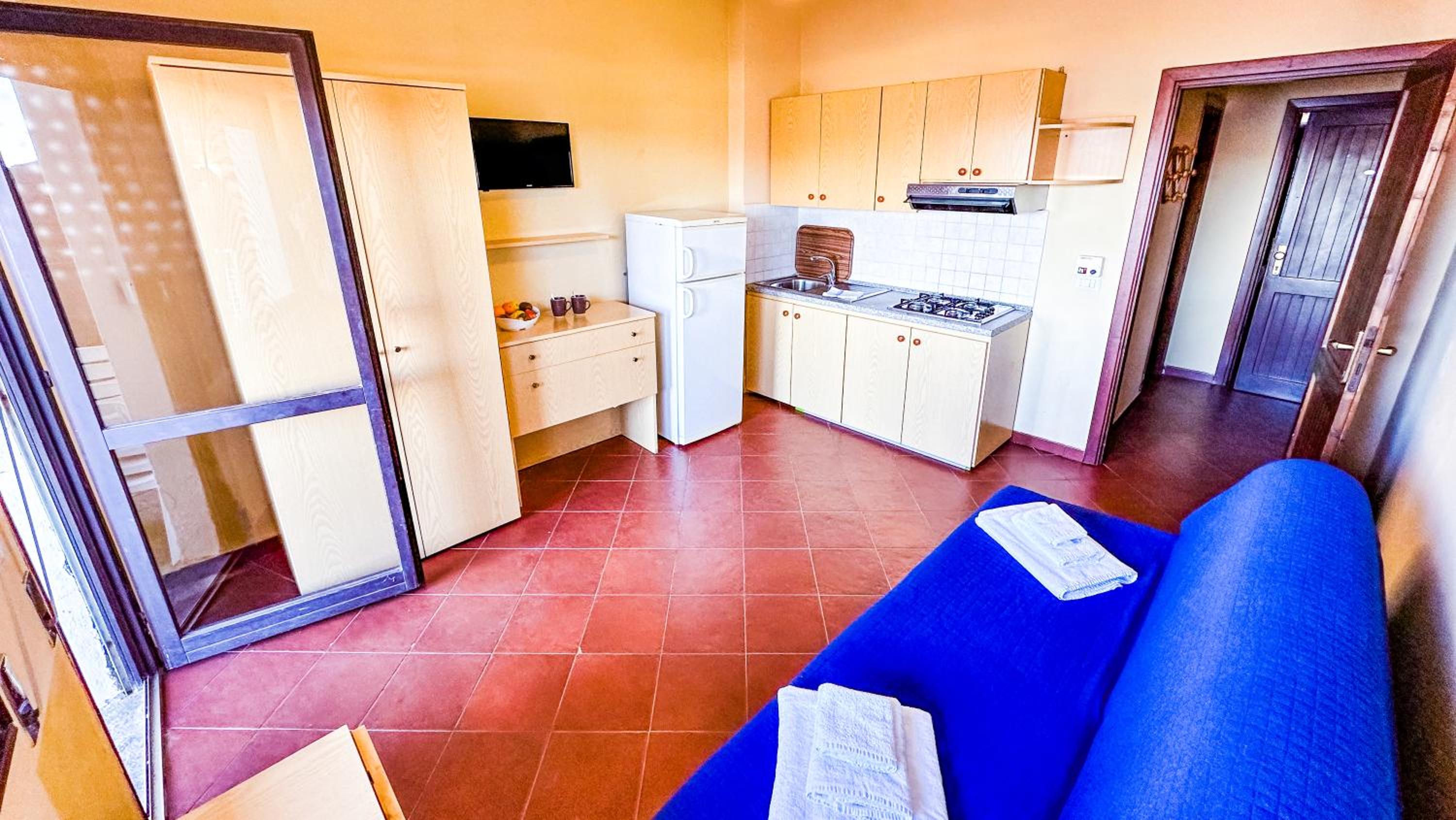 One-Bedroom Apartment with Sea View - Photo 6