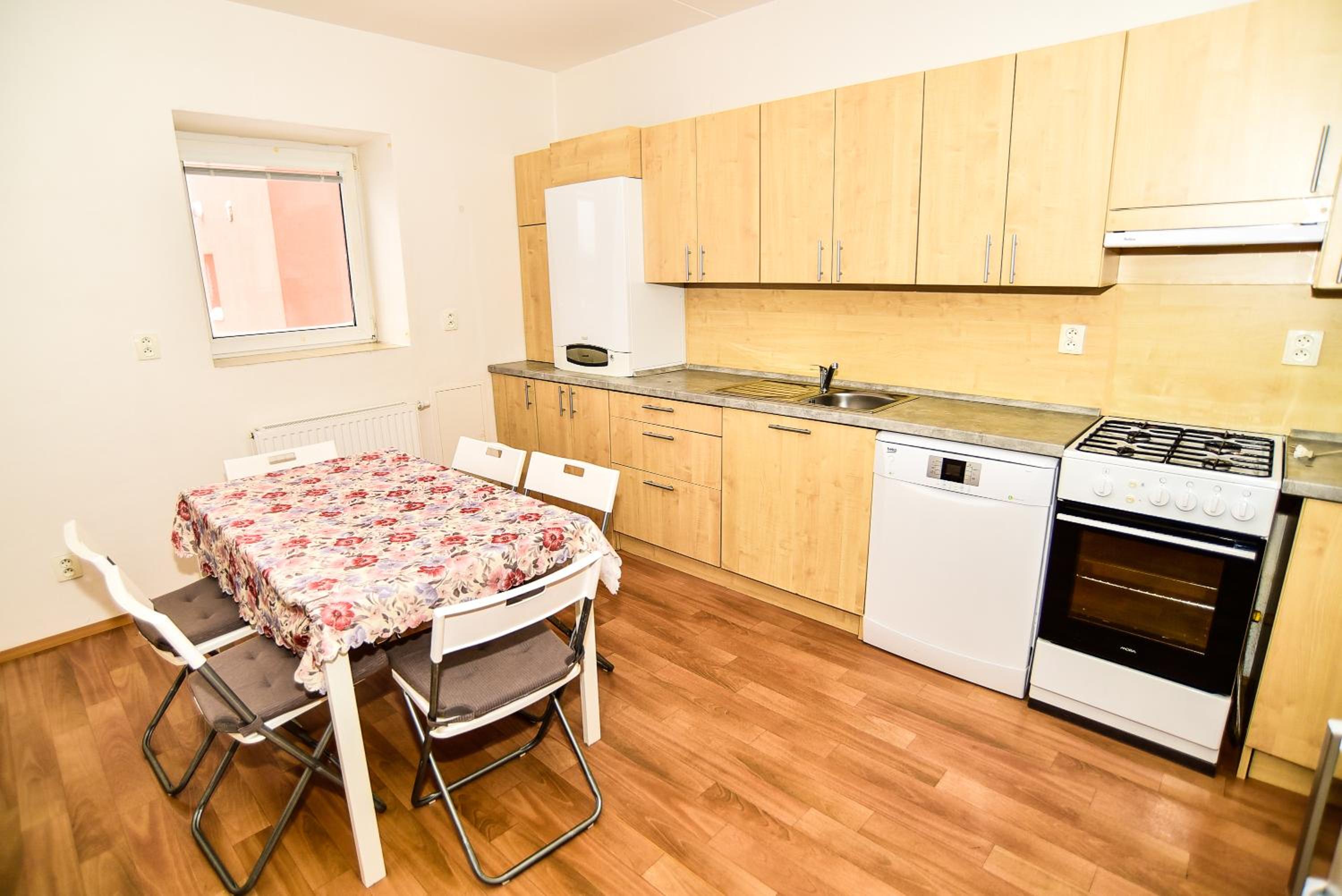 Two-Bedroom Apartment - Photo 24