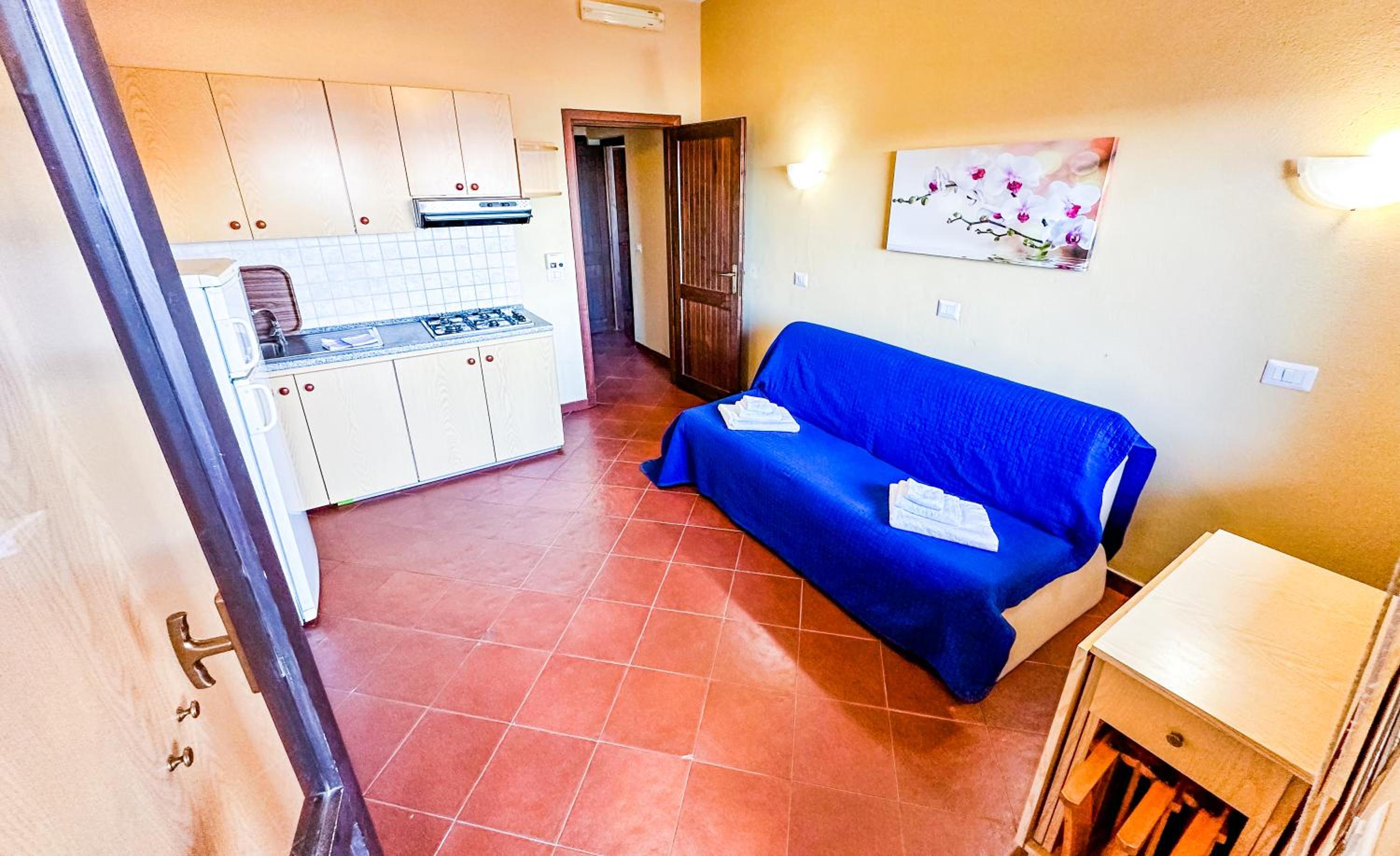 One-Bedroom Apartment with Sea View - Photo 5
