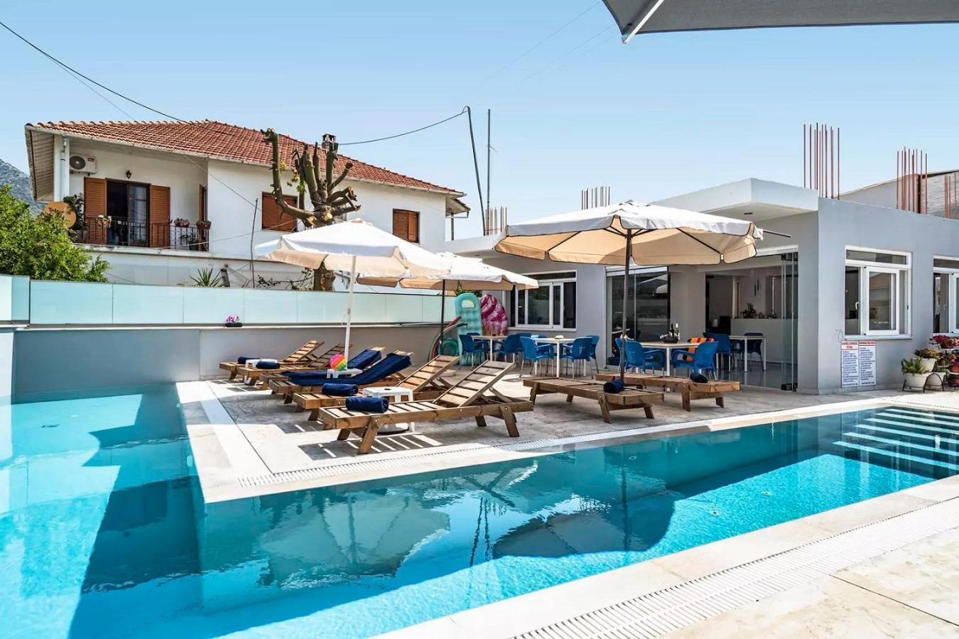 King Suite with Pool View photo 2