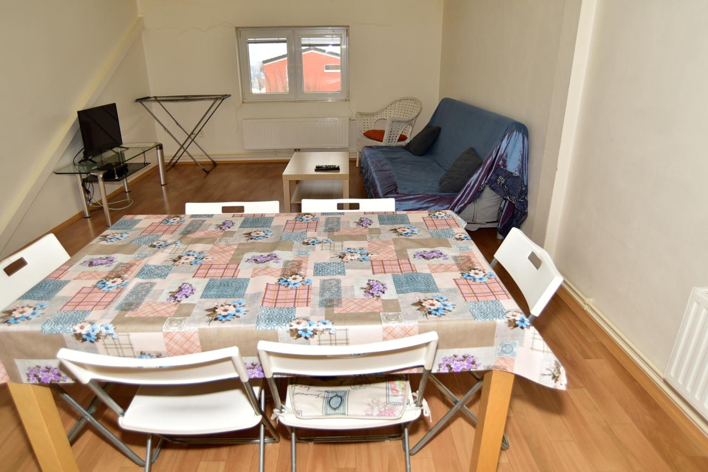 Three-Bedroom Apartment - Photo 6