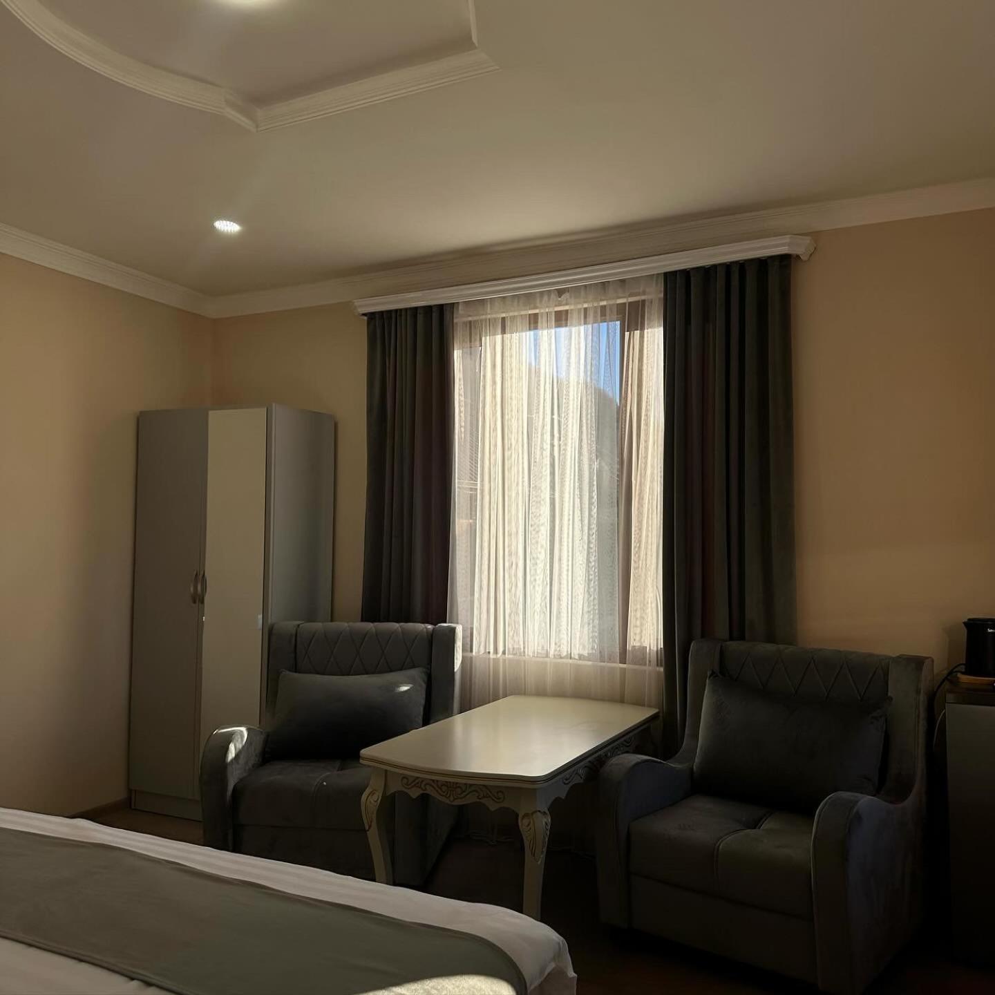 Suite with Mountain View photo 3