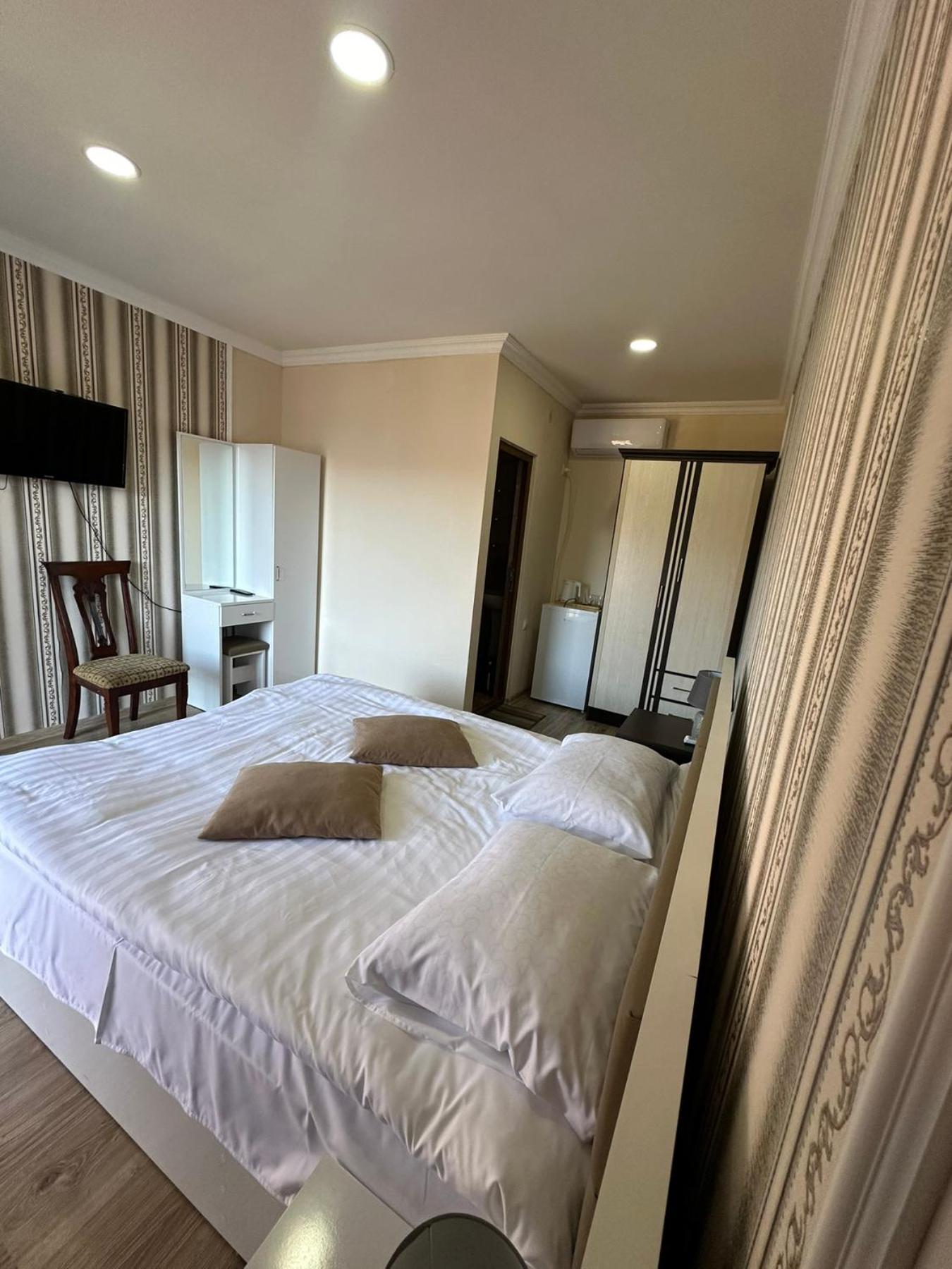 Deluxe Double Room with Shower photo 1