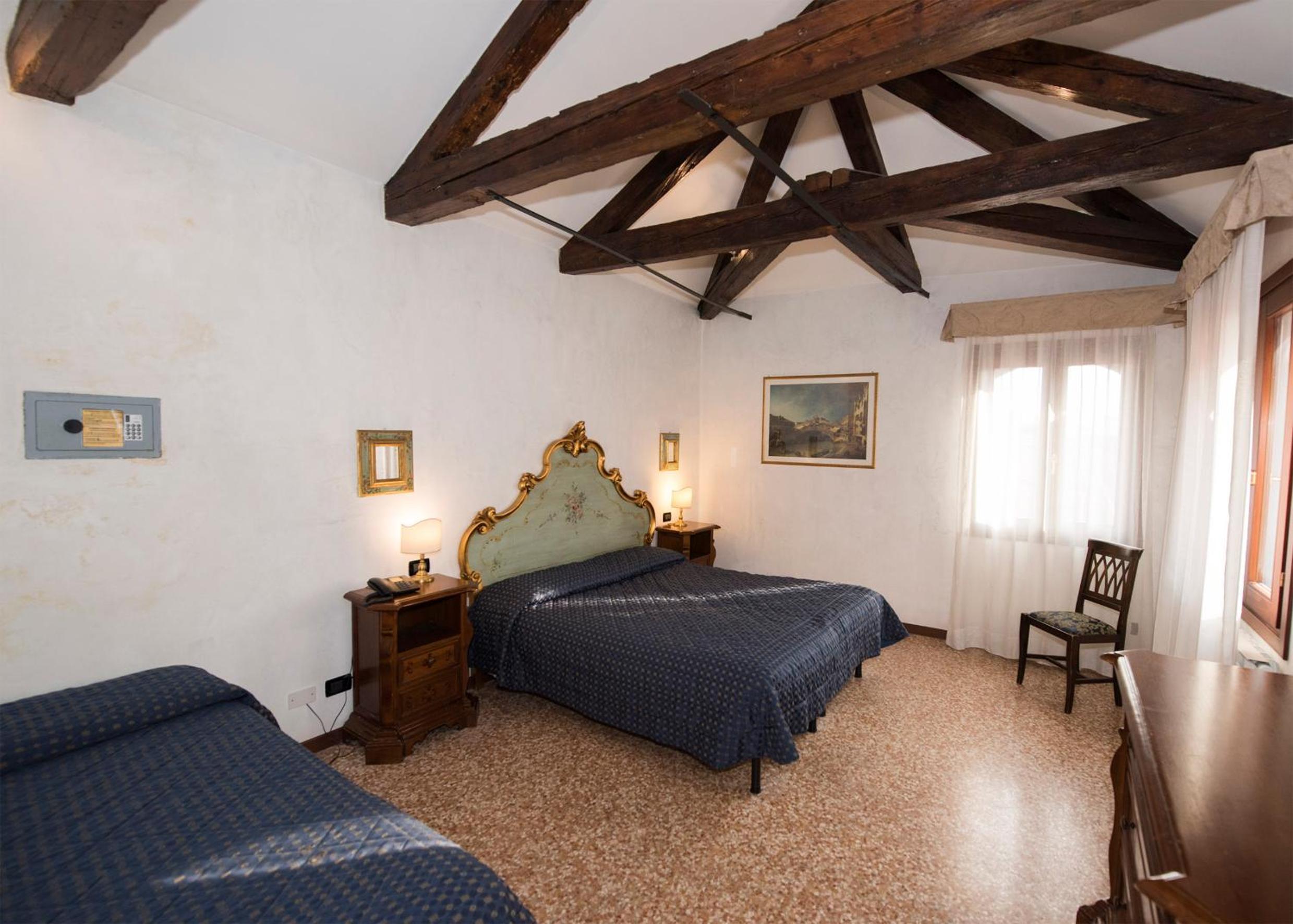 Superior Triple Room photo 2