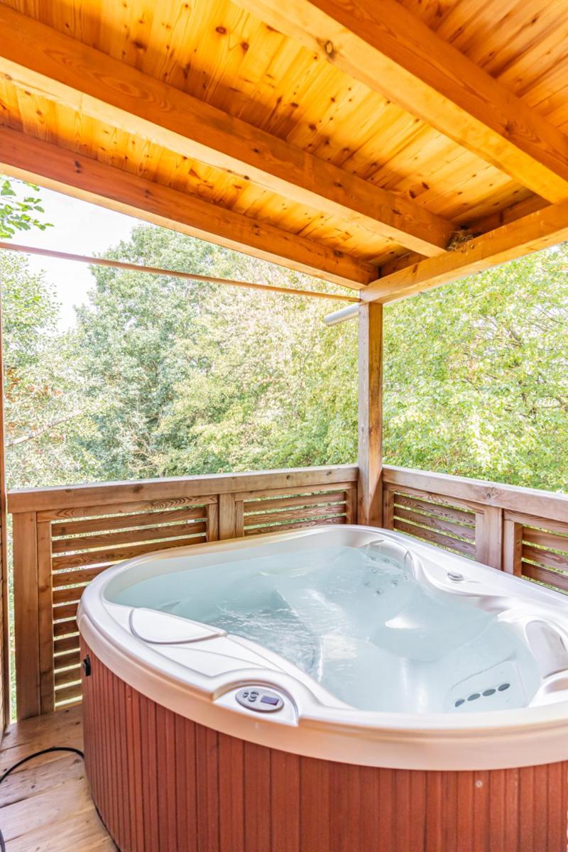 Junior Suite with Private Pool - Photo 7