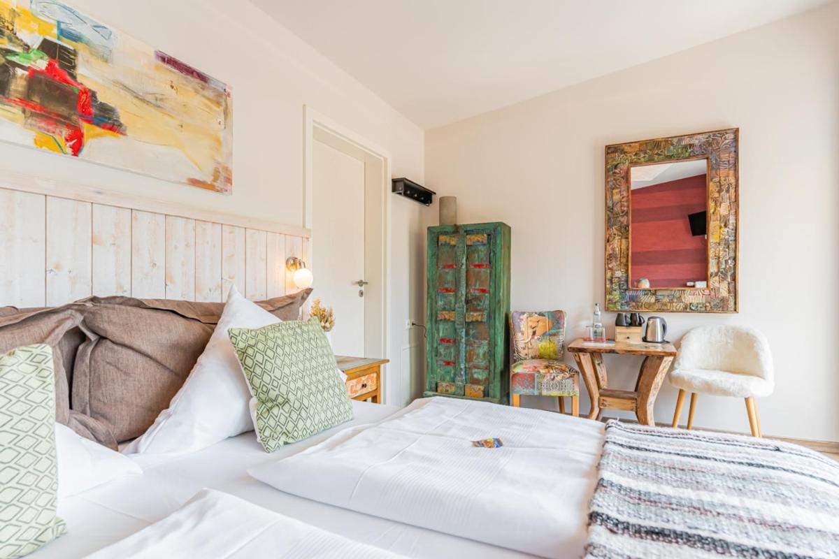 Junior Suite with Private Pool - Photo 2