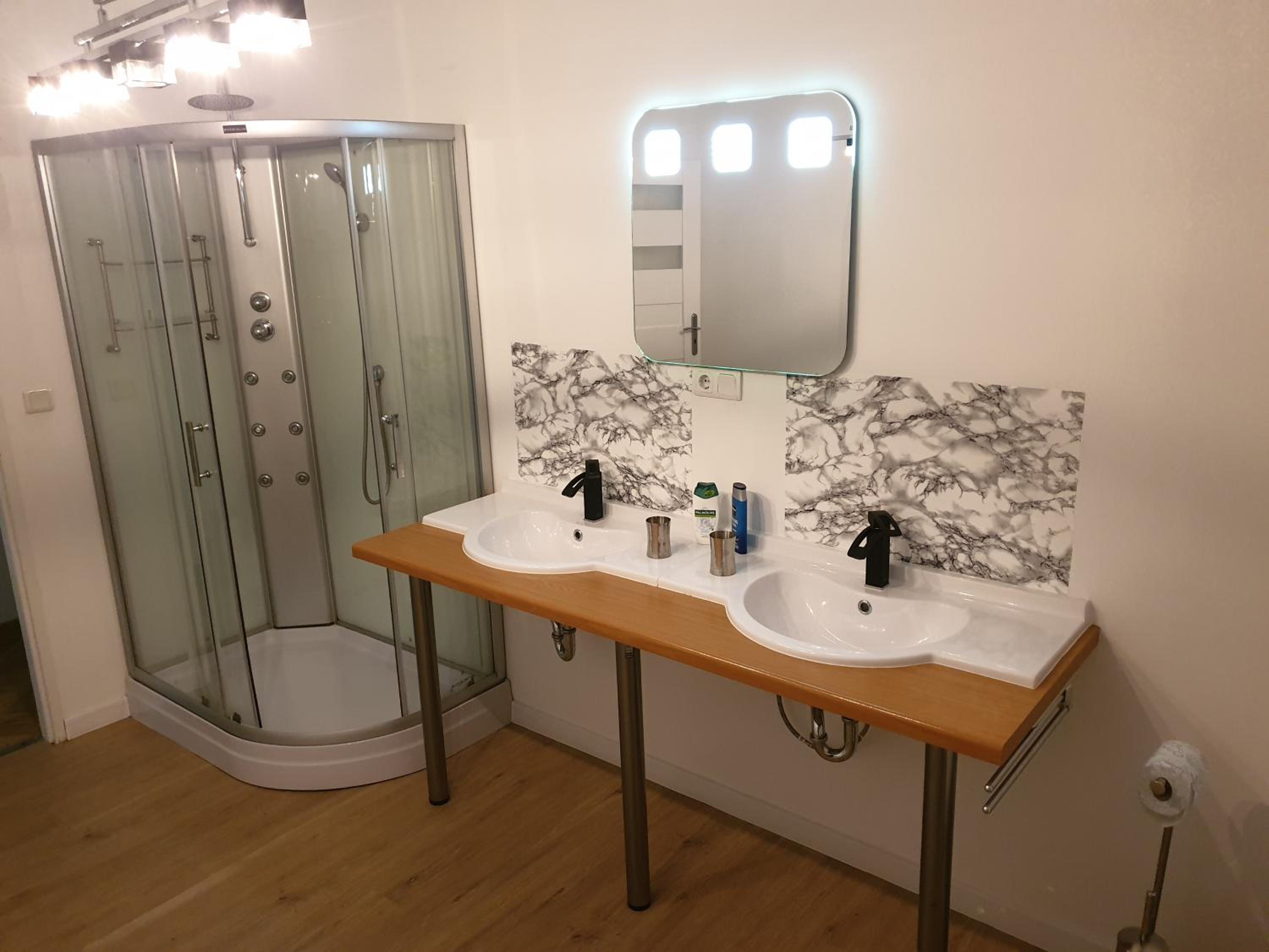 Family Room with Bathroom photo 2