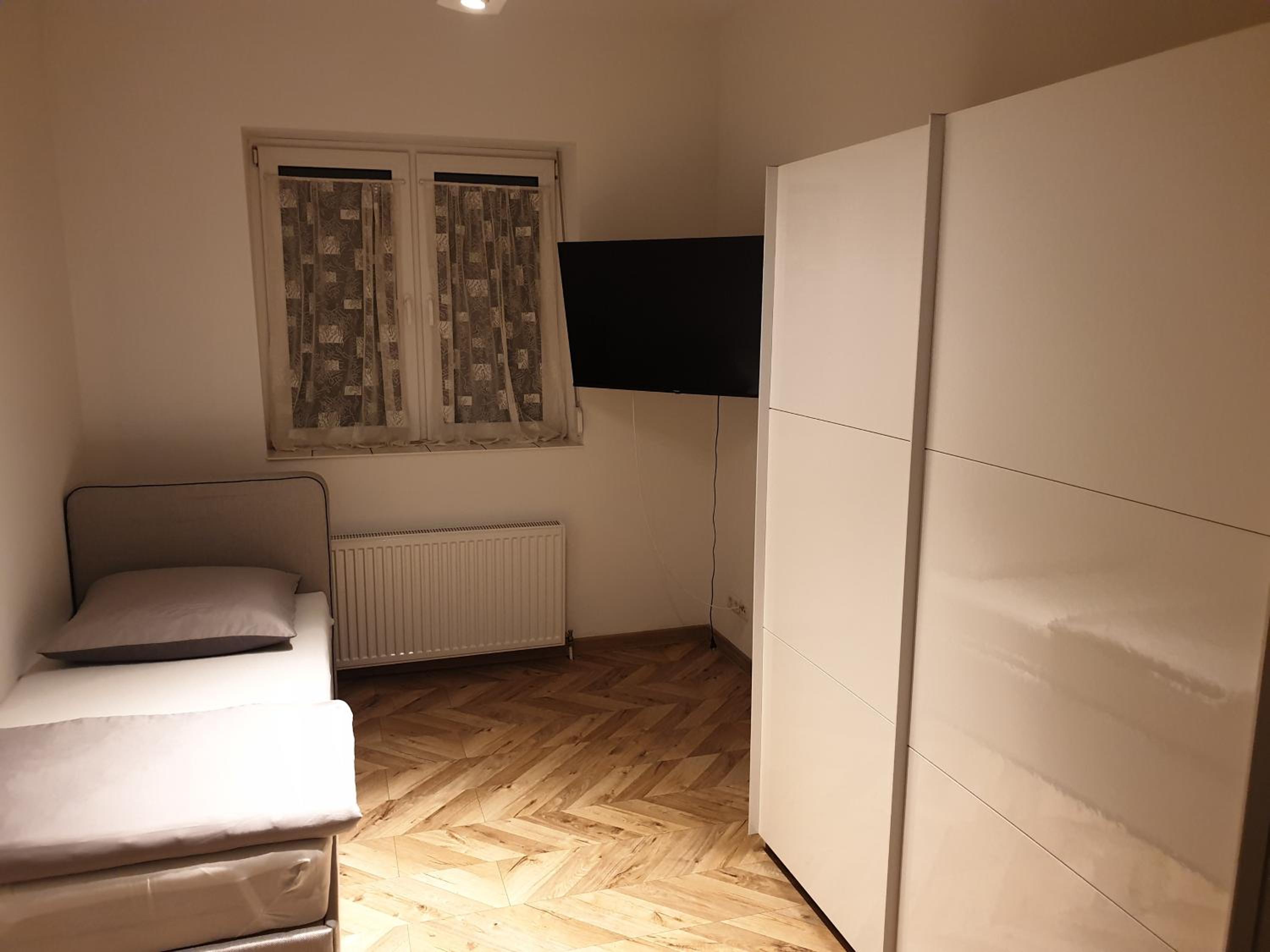 Family Room with Bathroom photo 3