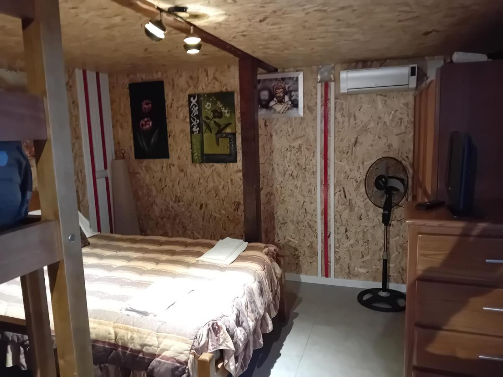 One-Bedroom House photo 1