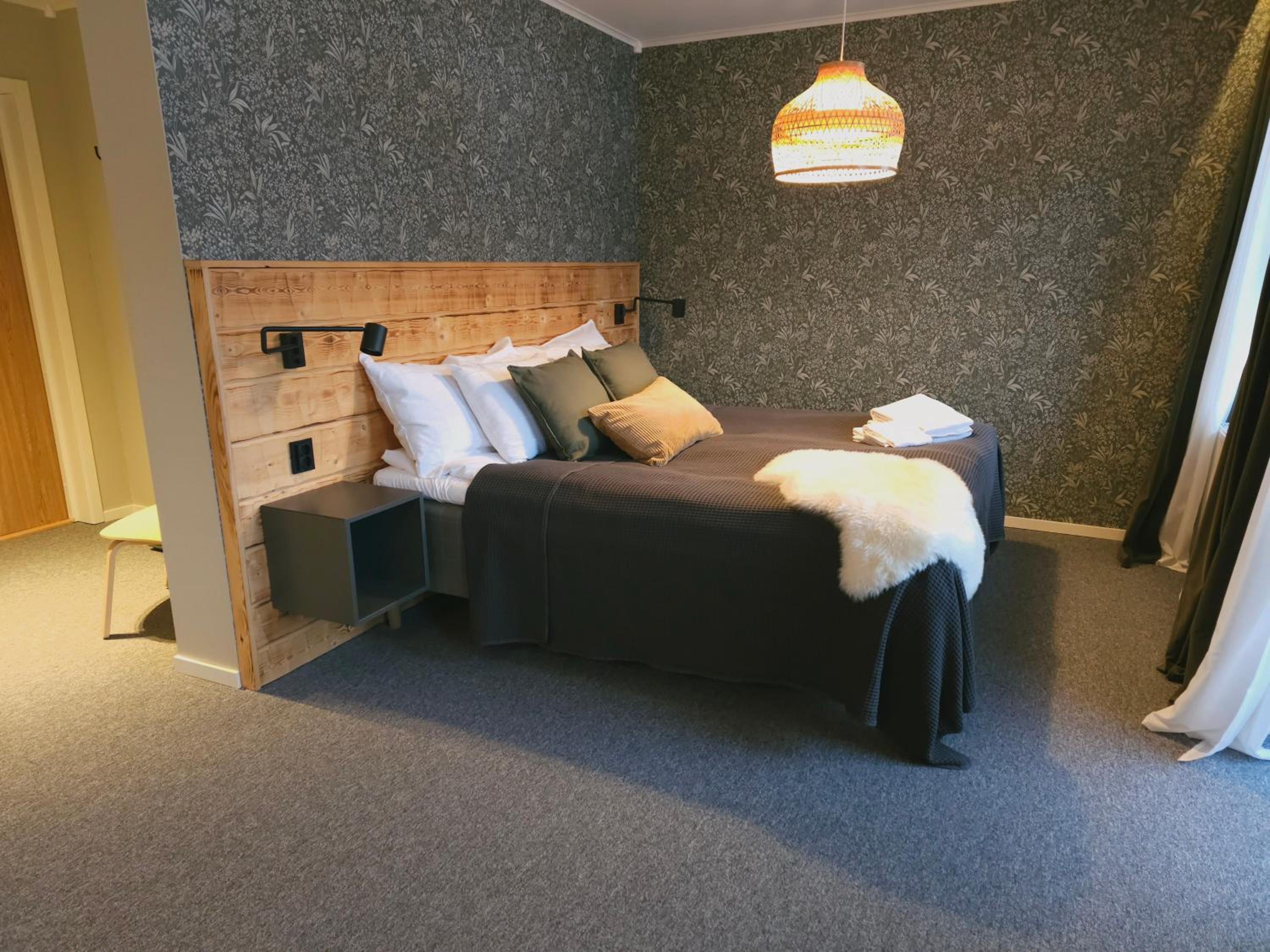 Family Room - Photo 4