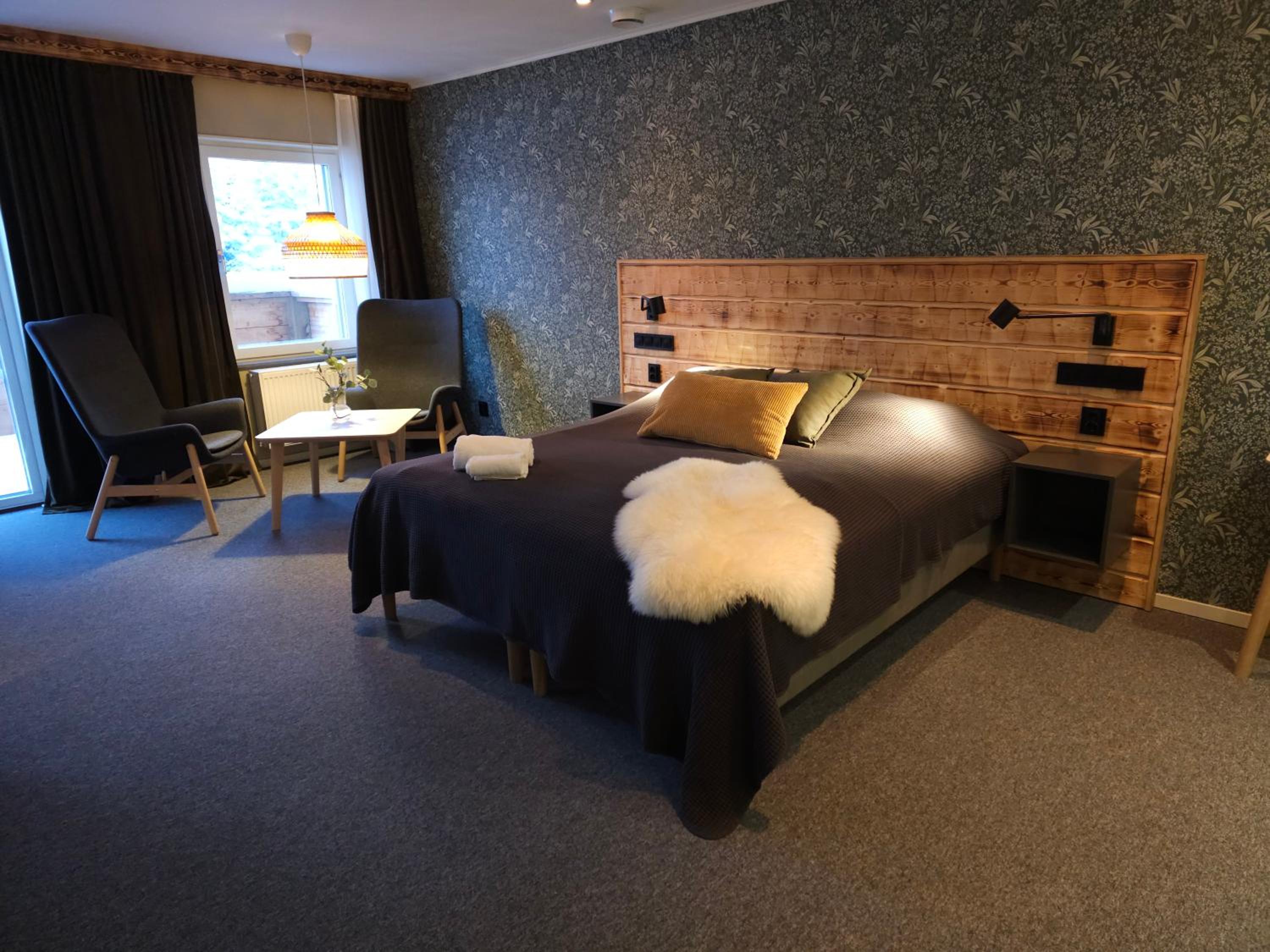 Suite - Photo 1