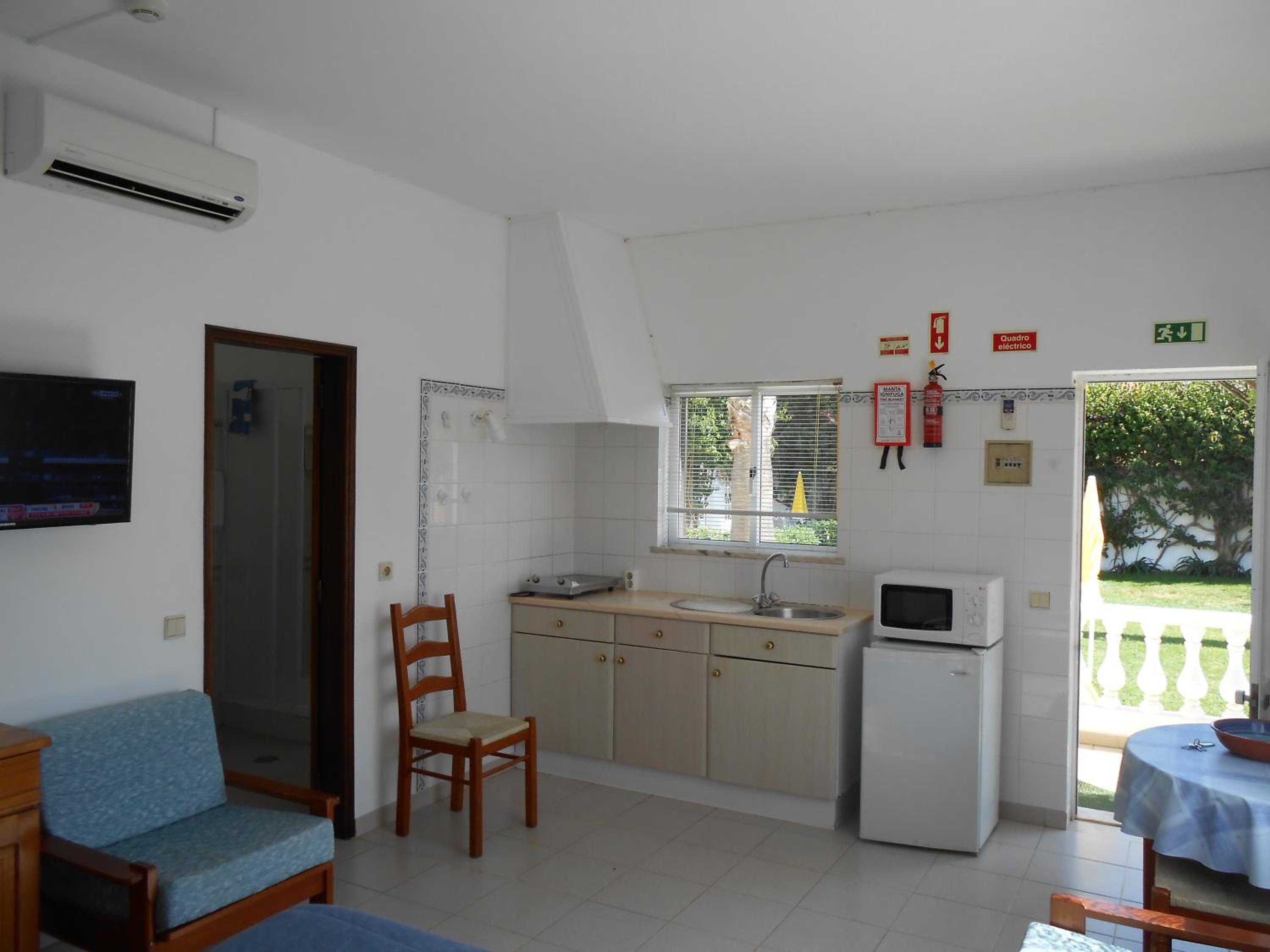 Studio with Pool View photo 3