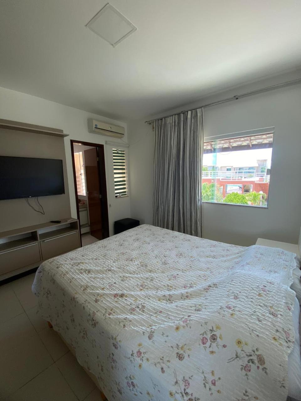 Four-Bedroom House photo 3