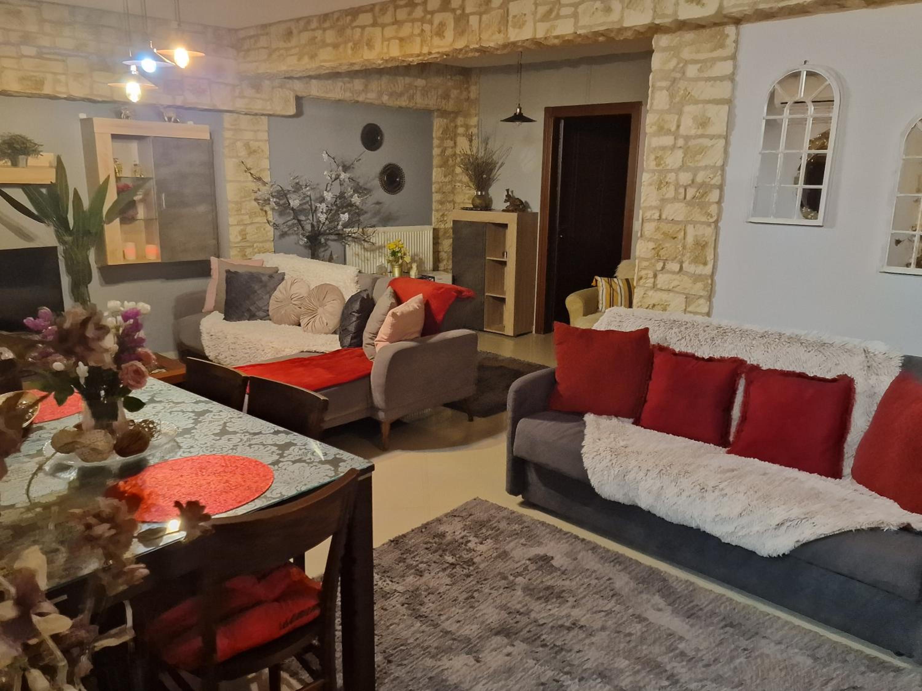 One-Bedroom Apartment - Photo 18