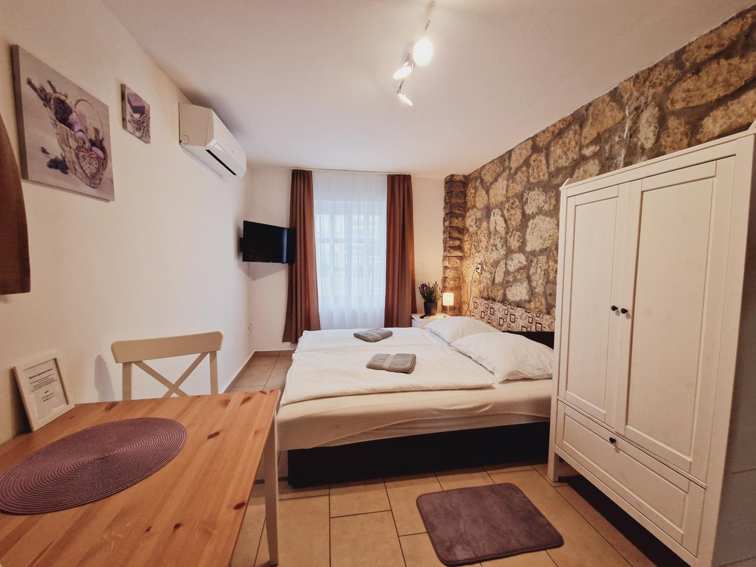 Studio Apartment