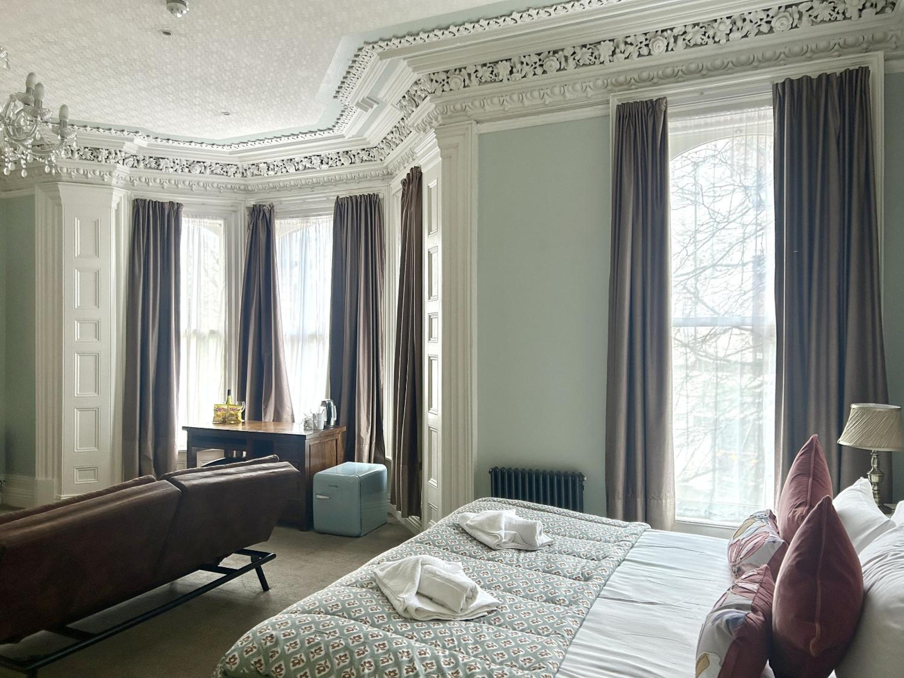 Deluxe Double Room with Shower