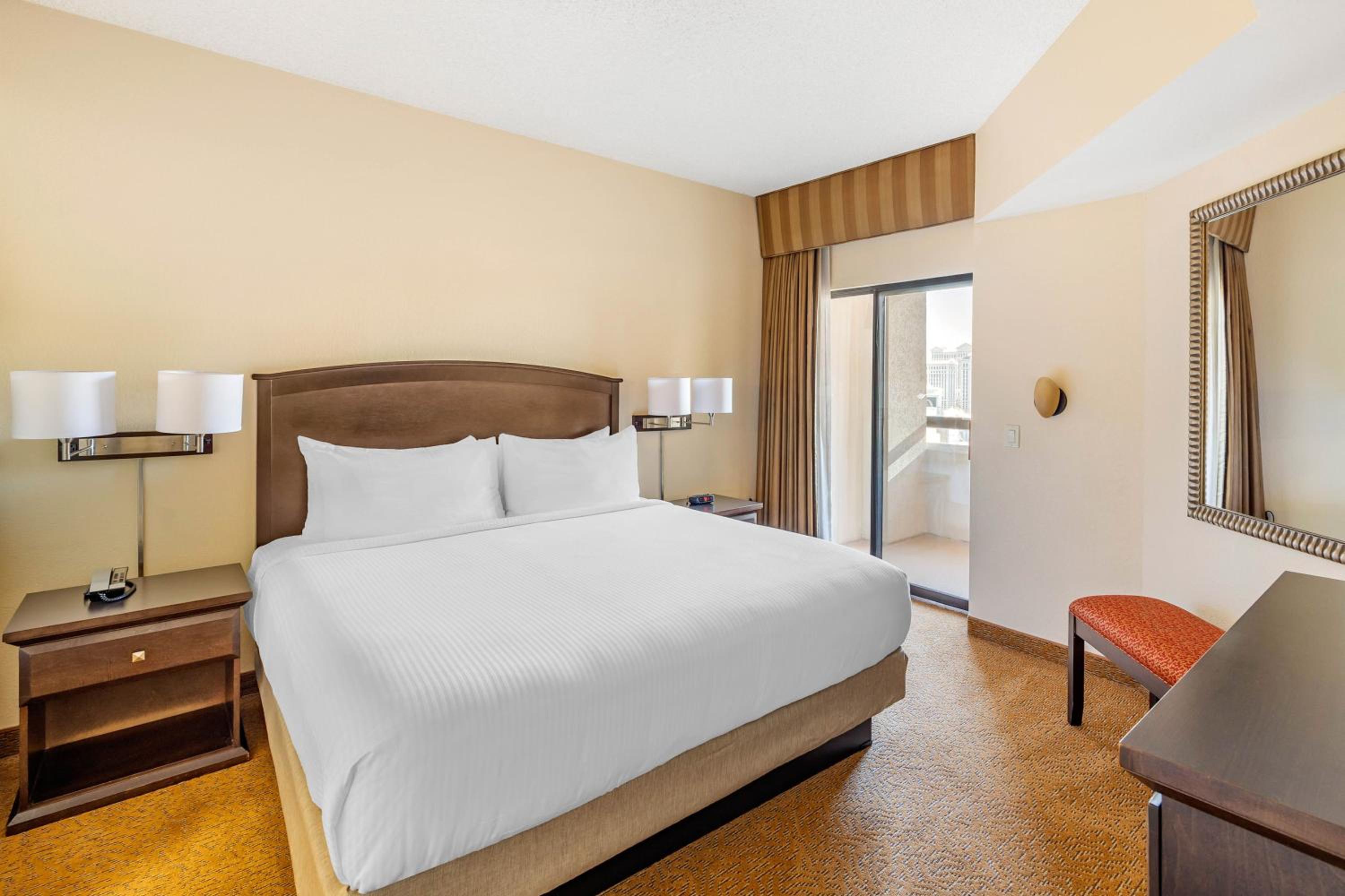 1 BEDROOM 1 KING SUITE ACCESSIBLE TUB - Photo 2