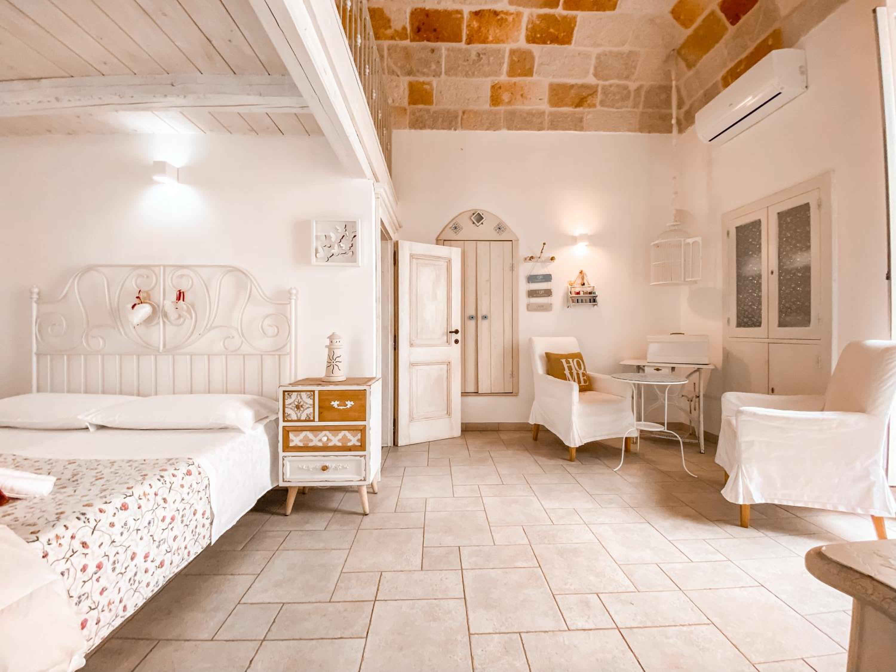 Suite with Terrace and Sea View - Photo 20