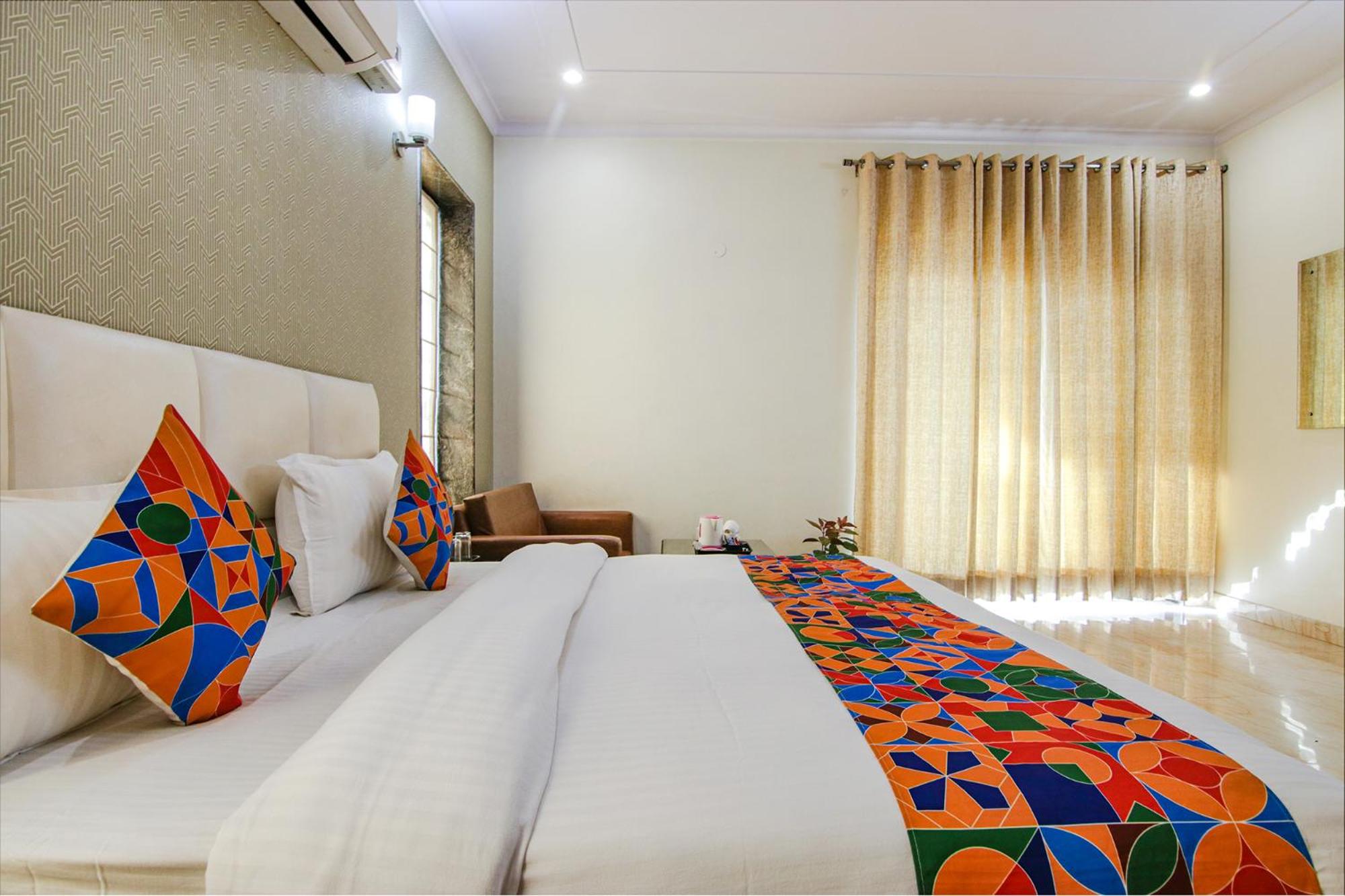 Deluxe Double Room With Balcony photo 1
