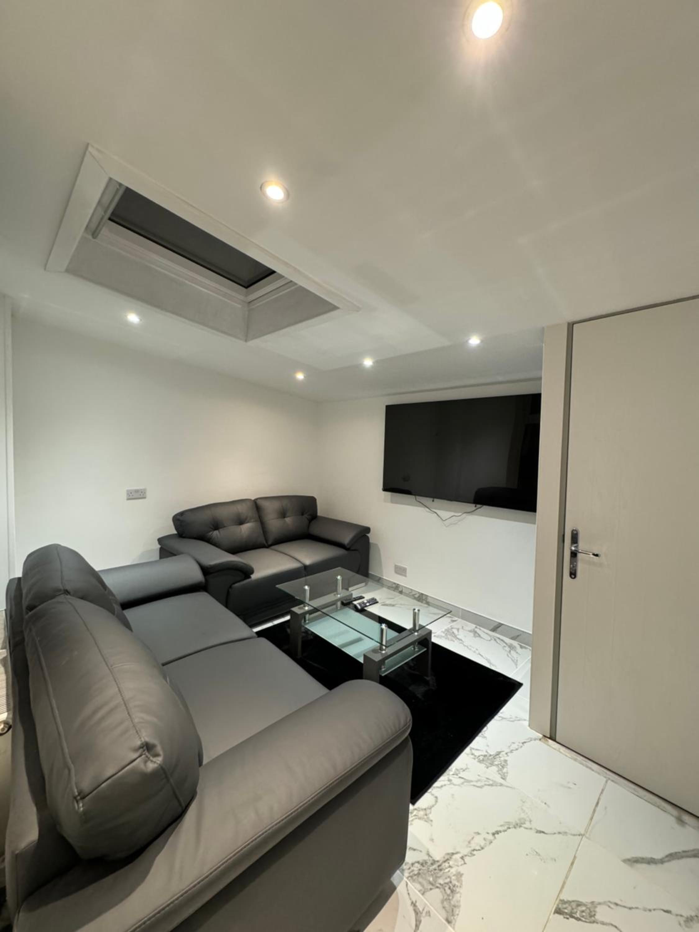 Three-Bedroom Apartment photo 2
