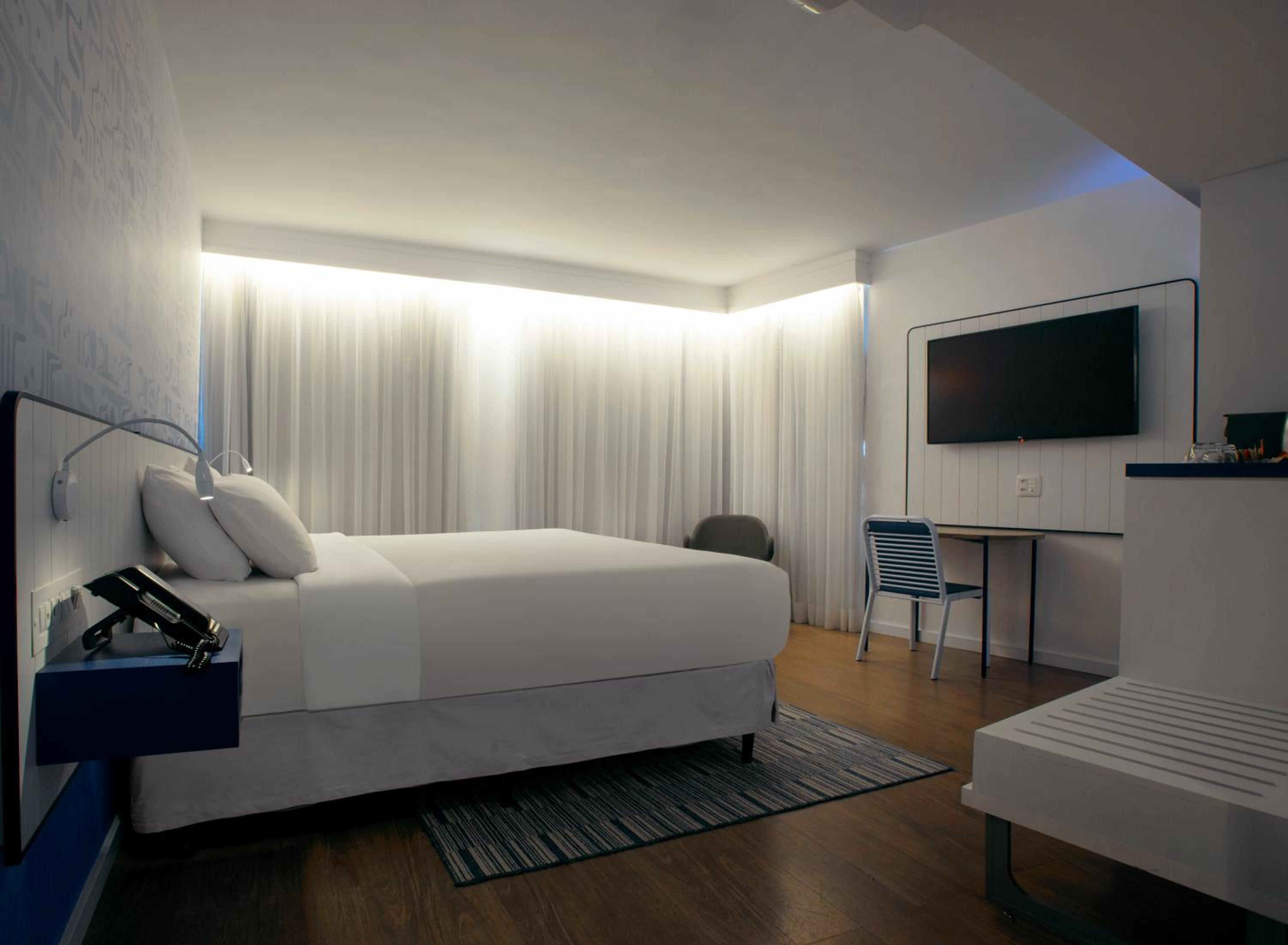 Executive Double Room with Partial Sea View