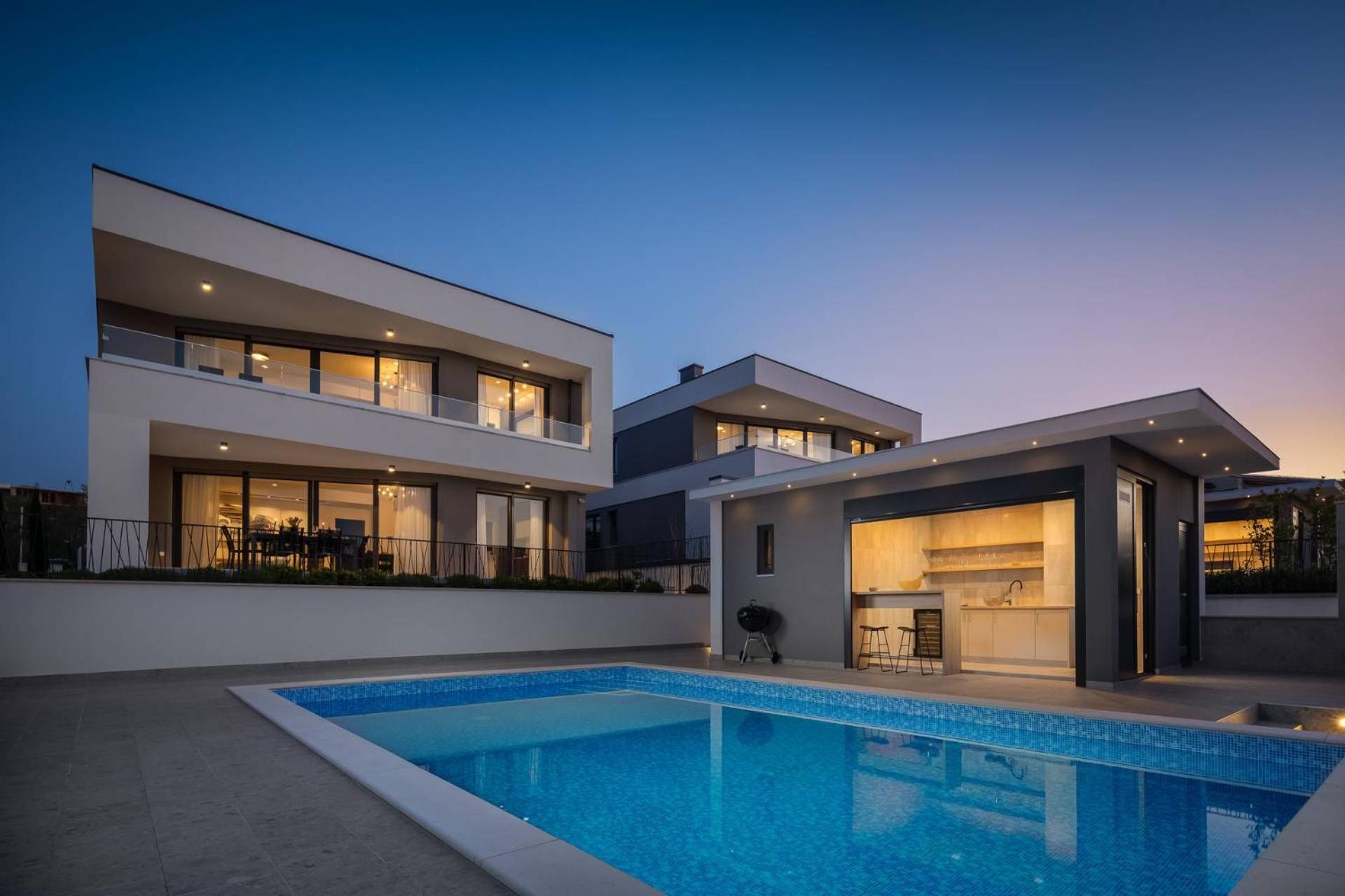 Villa photo 3