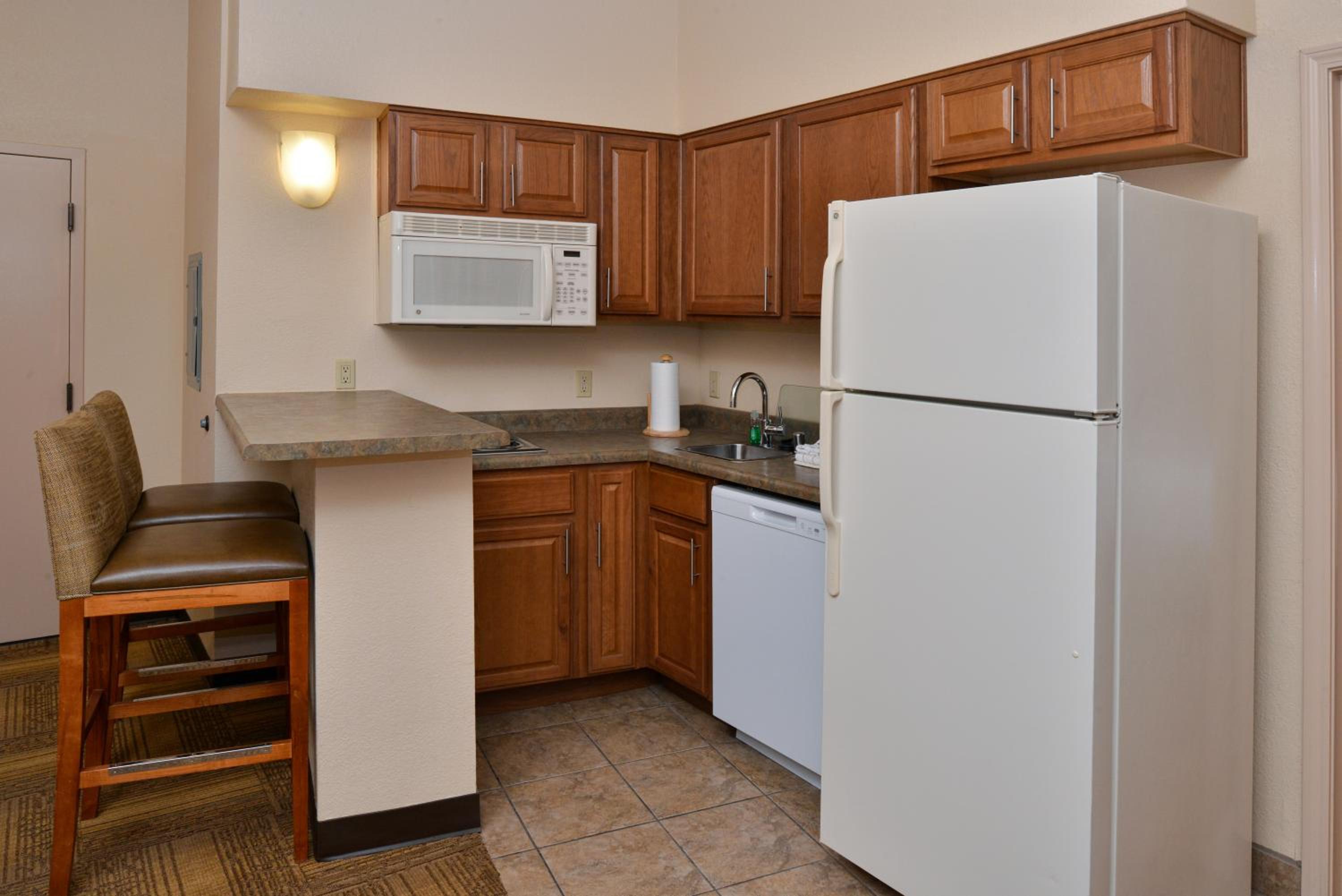 One-Bedroom King Suite - Photo 4