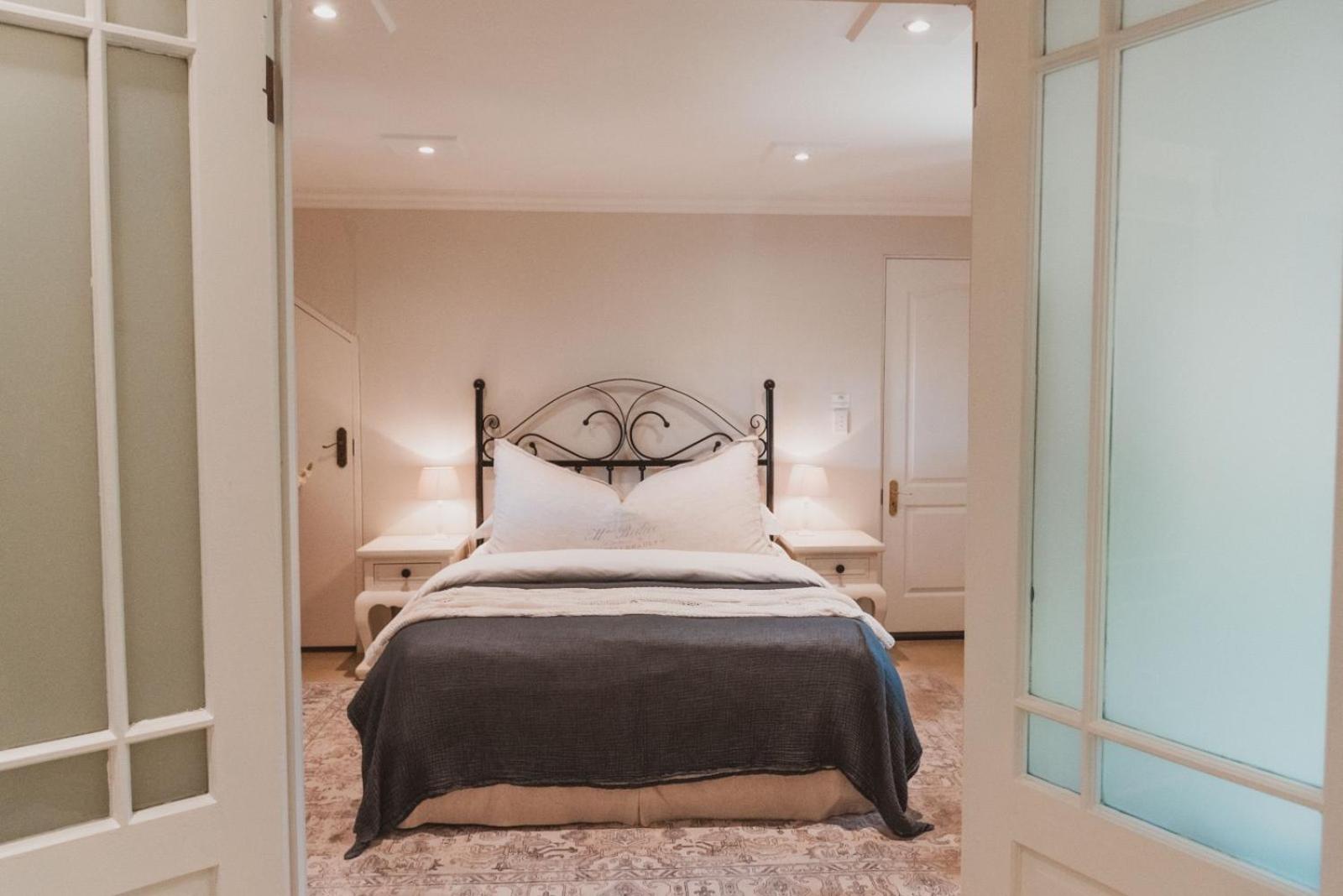 Queen Room with Garden View - Photo 2
