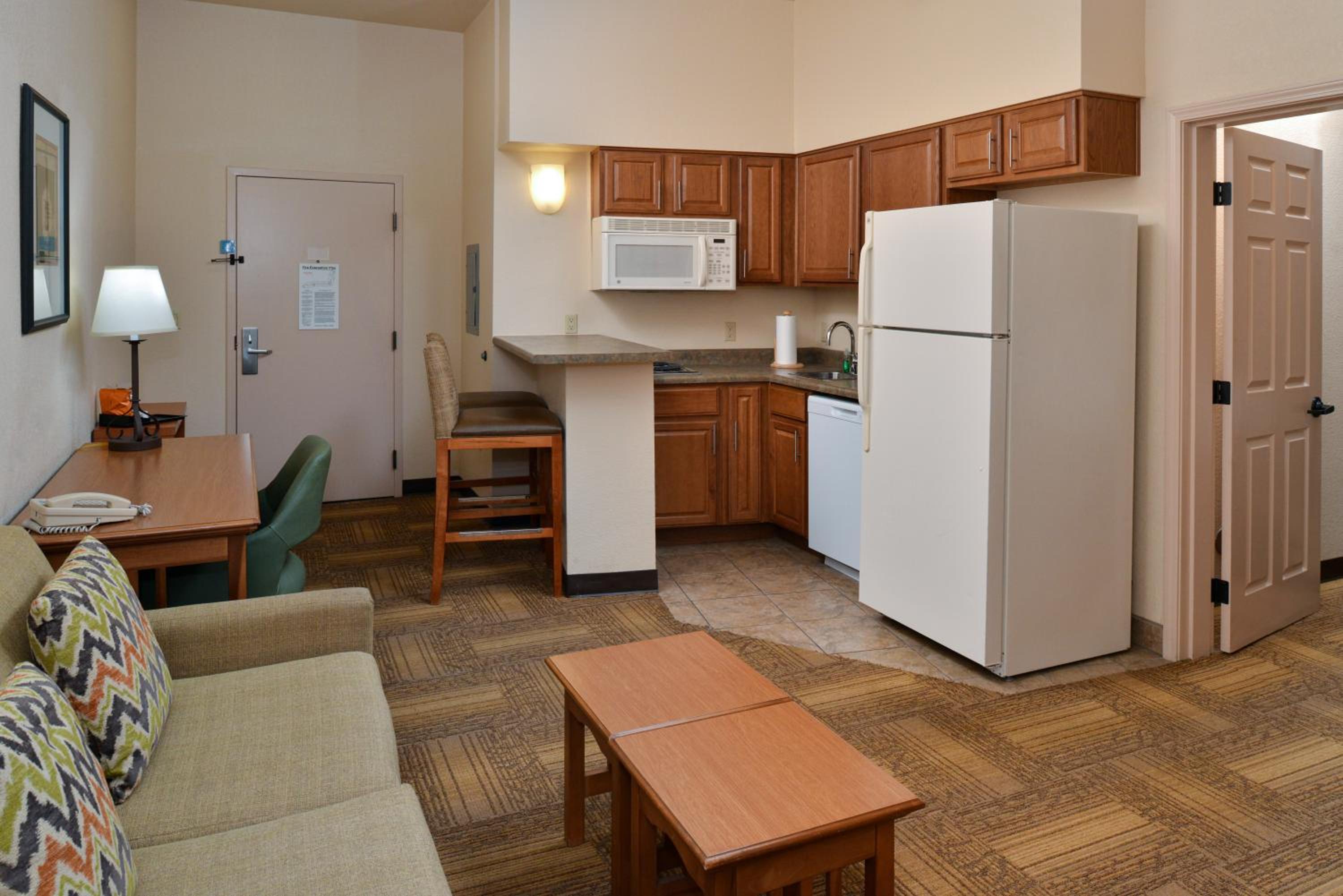One-Bedroom King Suite - Photo 5