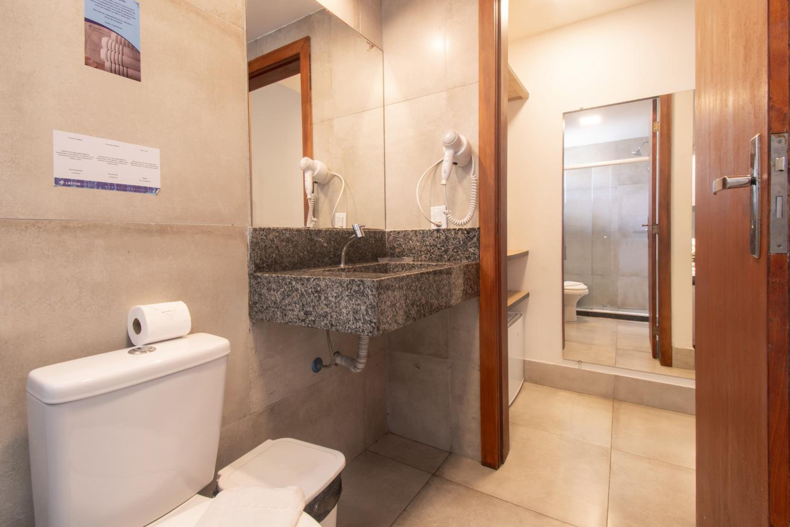 Family Room with Bathroom photo 2