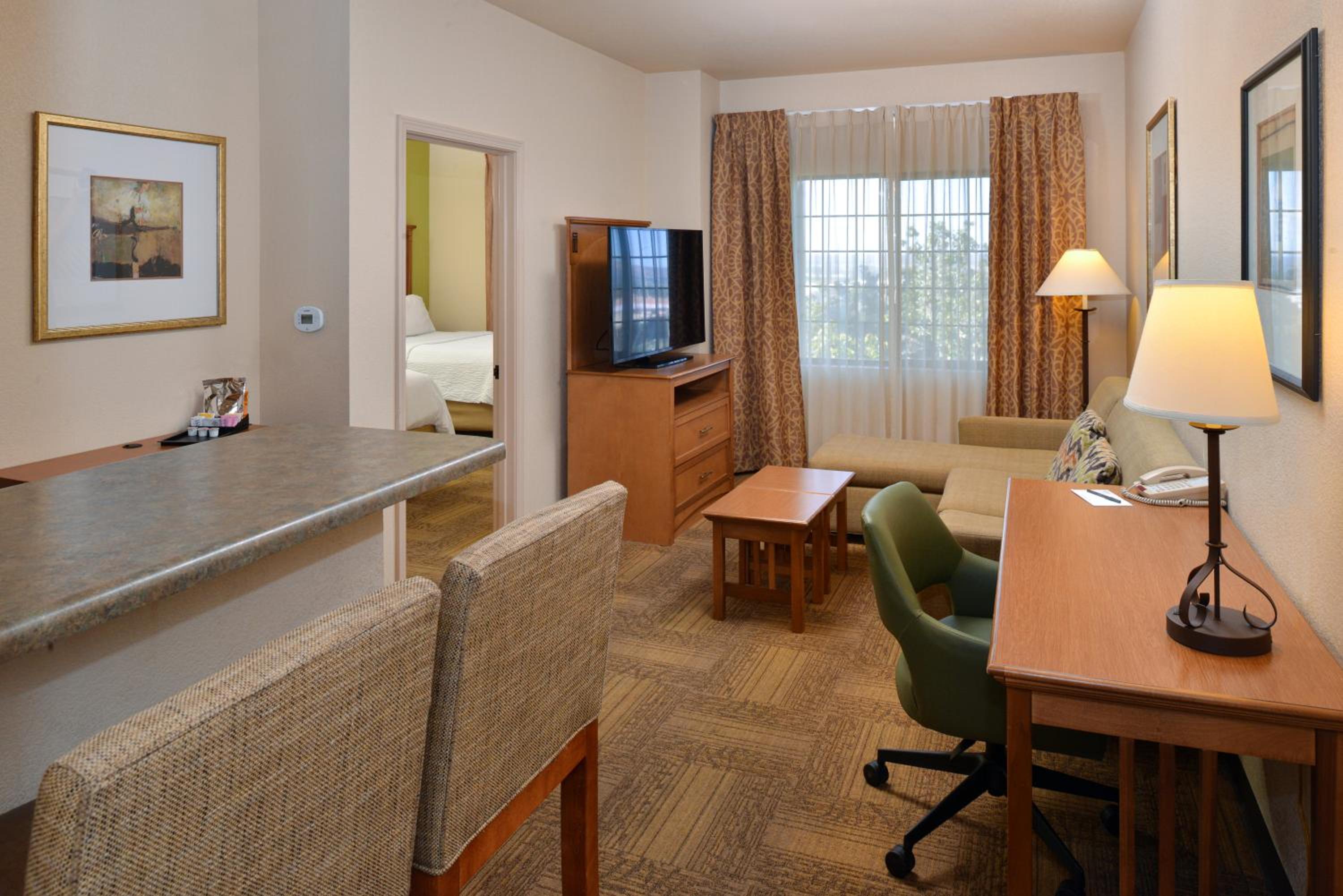 One-Bedroom Queen Suite - Photo 15