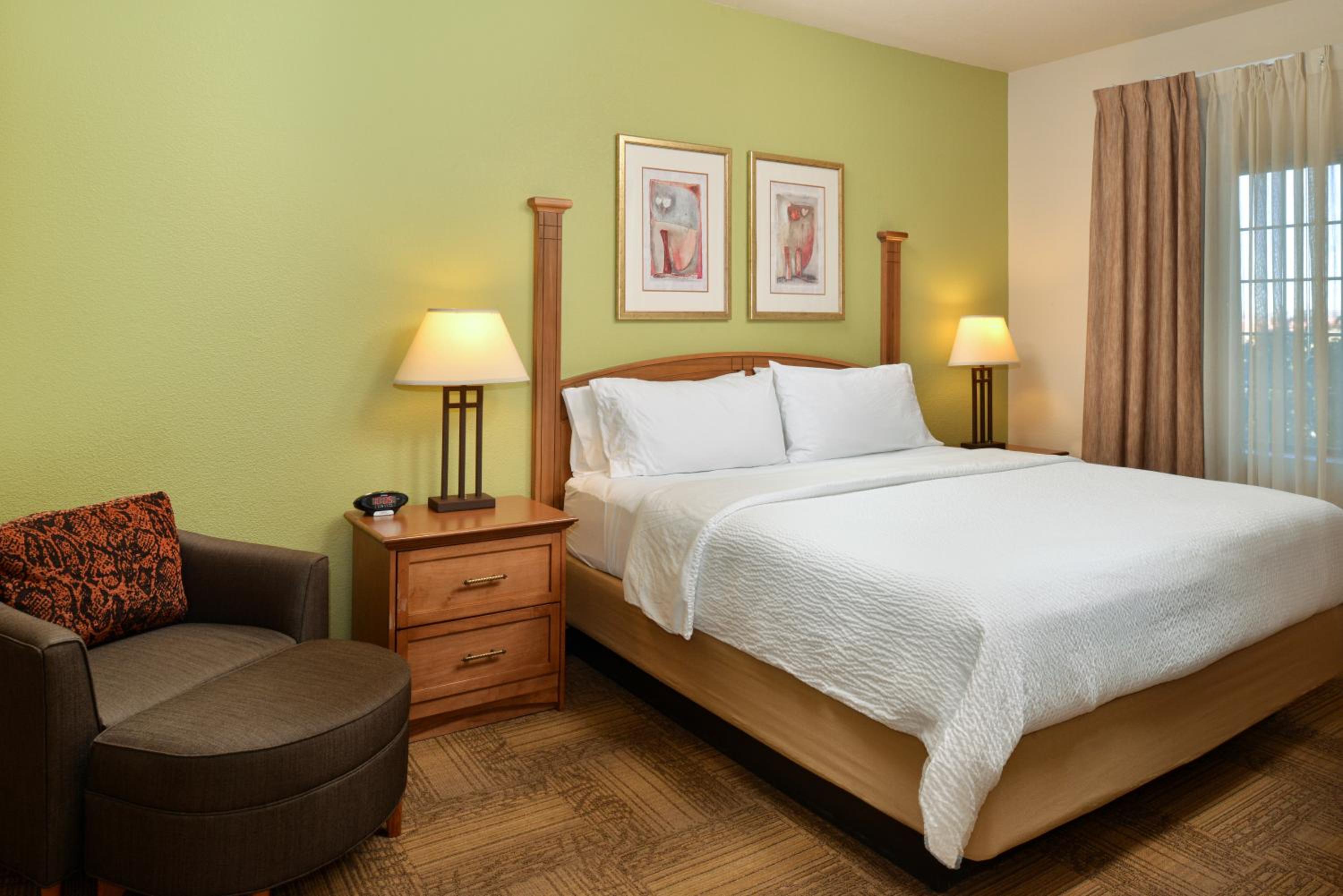 One-Bedroom King Suite - Photo 12