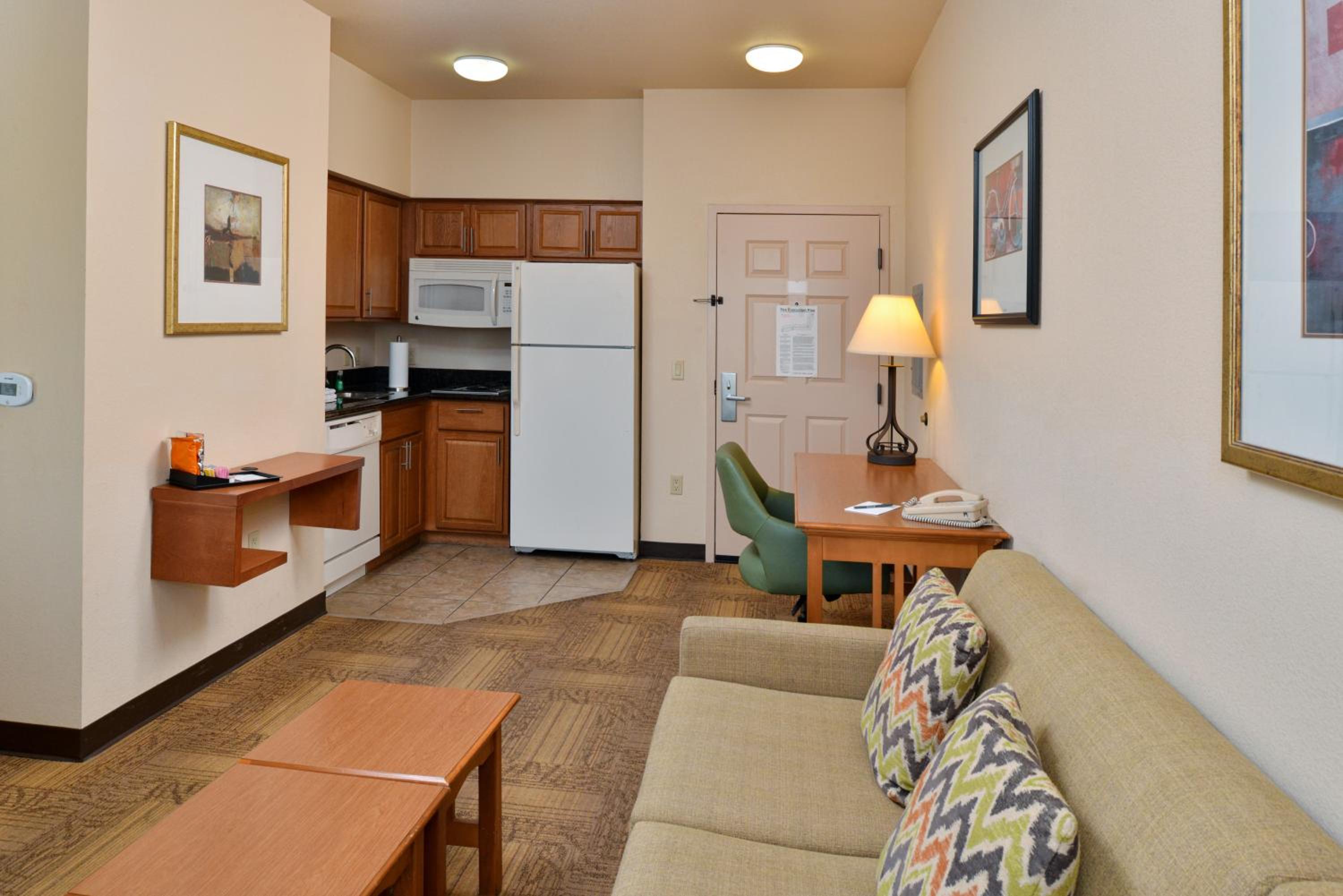 Studio Suite - Photo 2