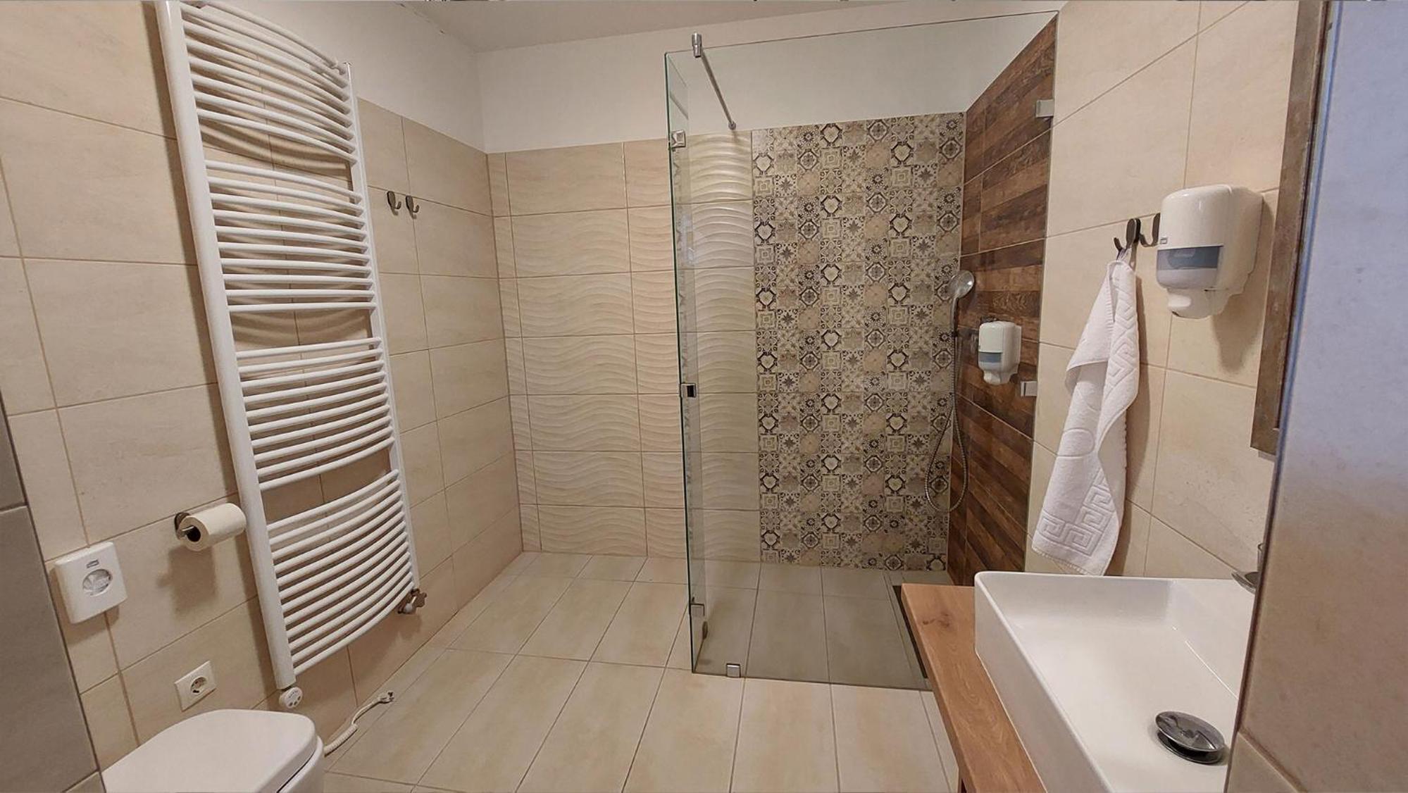 Double or Twin Room photo 3