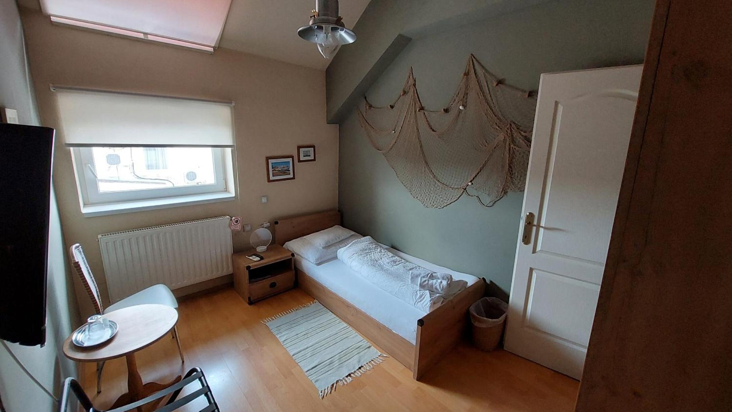 Single Room photo 1