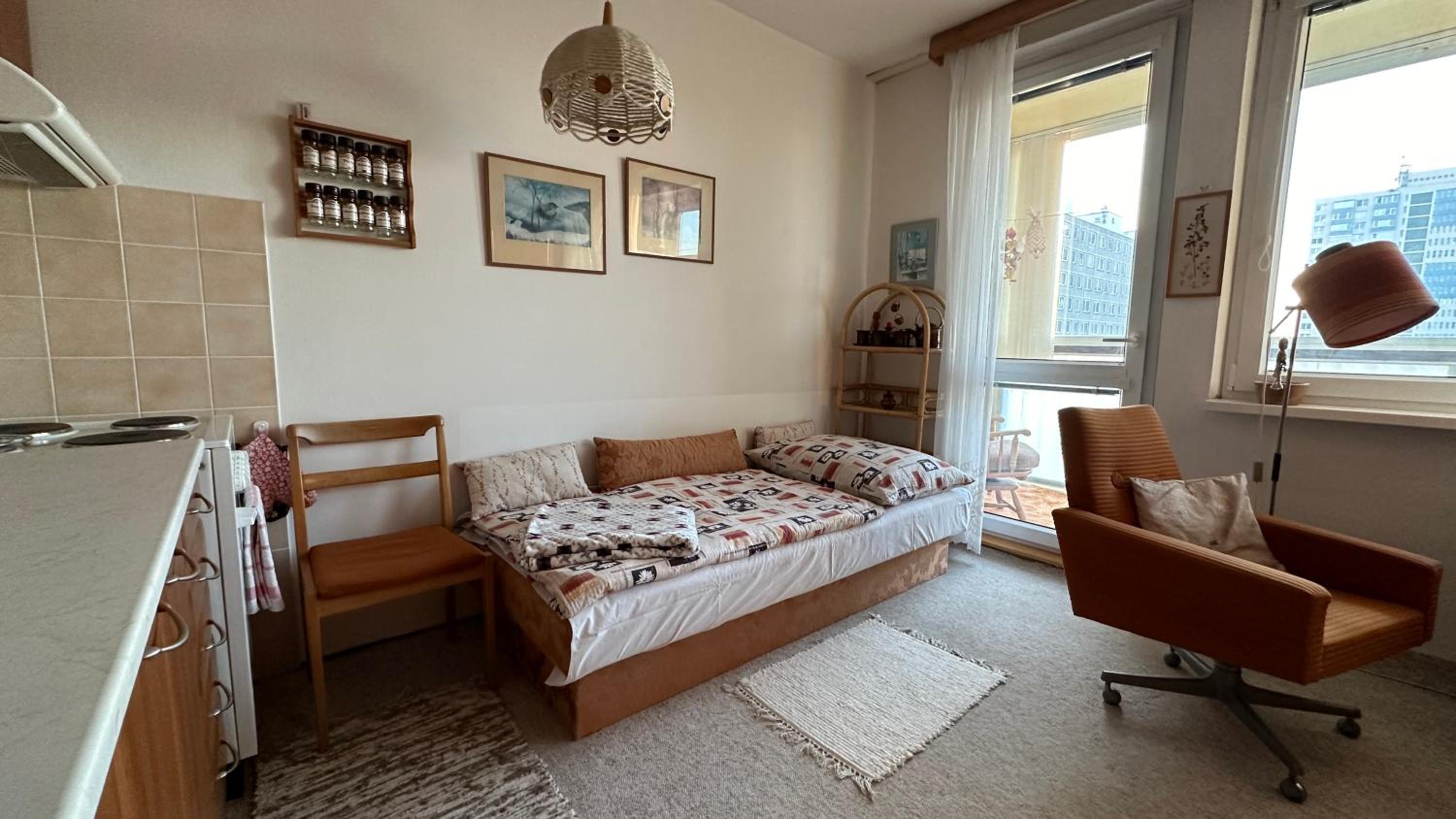 One-Bedroom Apartment