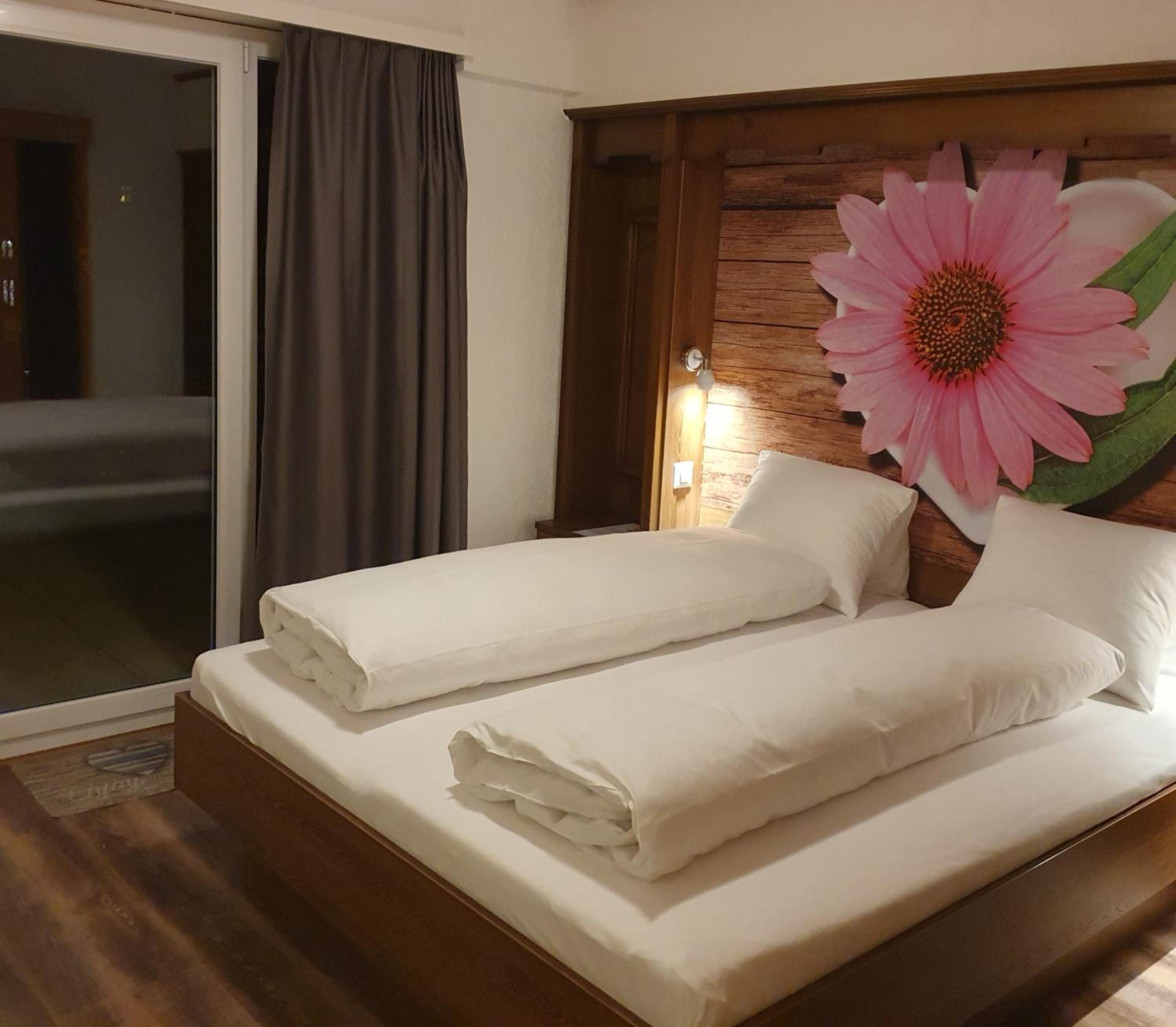 Double Room with Balcony and Mountain View