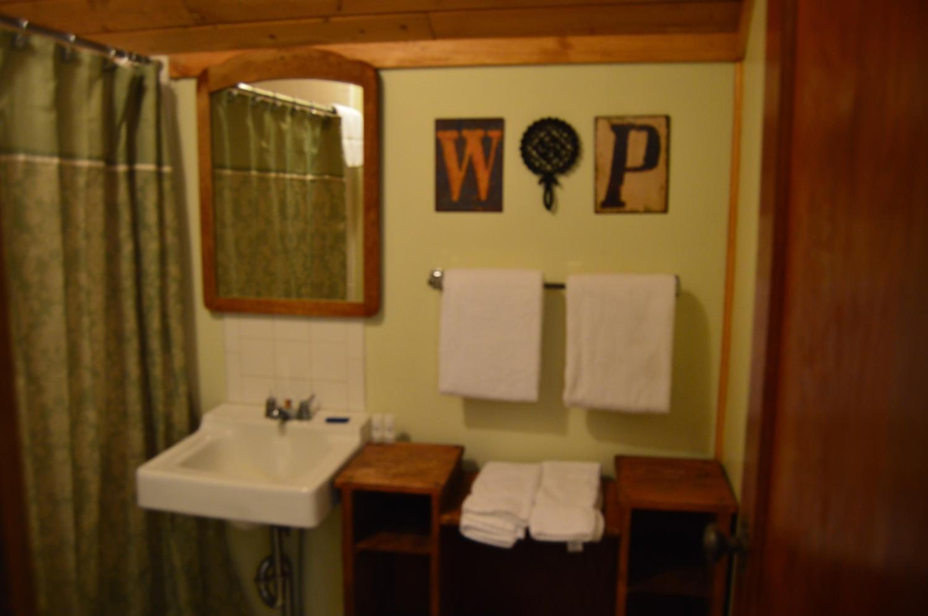 Small Double Room with One Double Bed photo 2