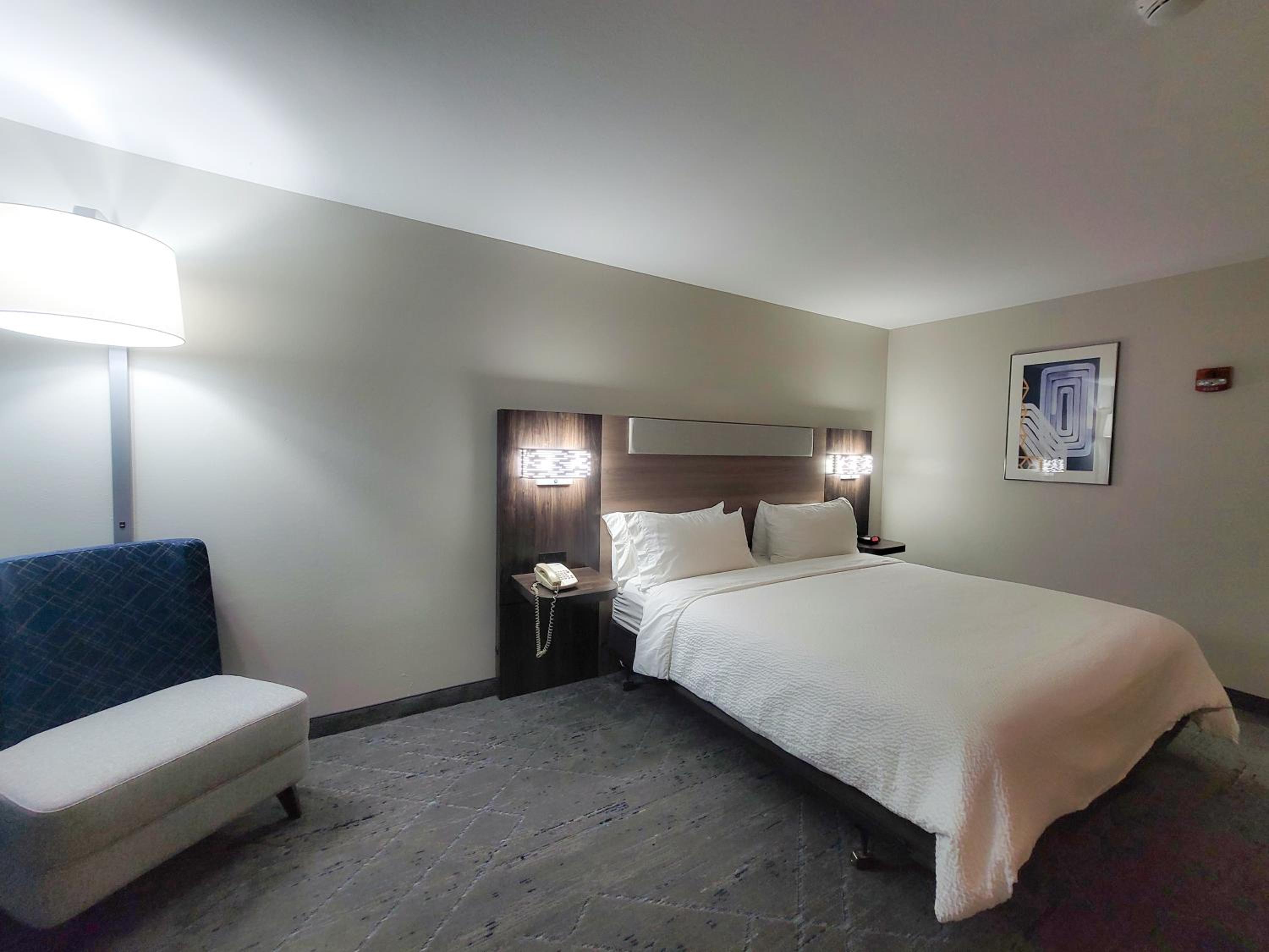 Standard King Room - Photo 2