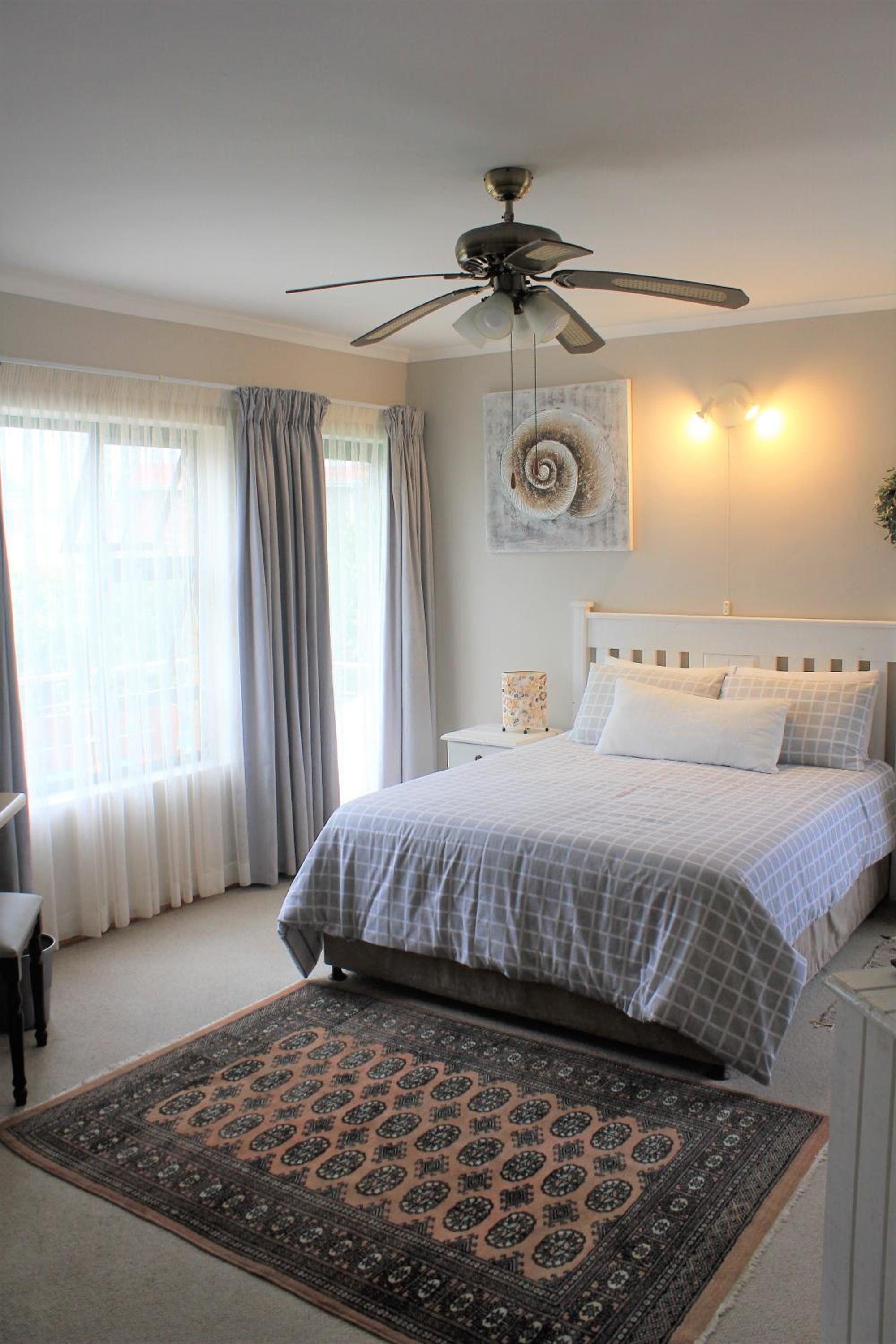 Queen Room with Sea View - Photo 11