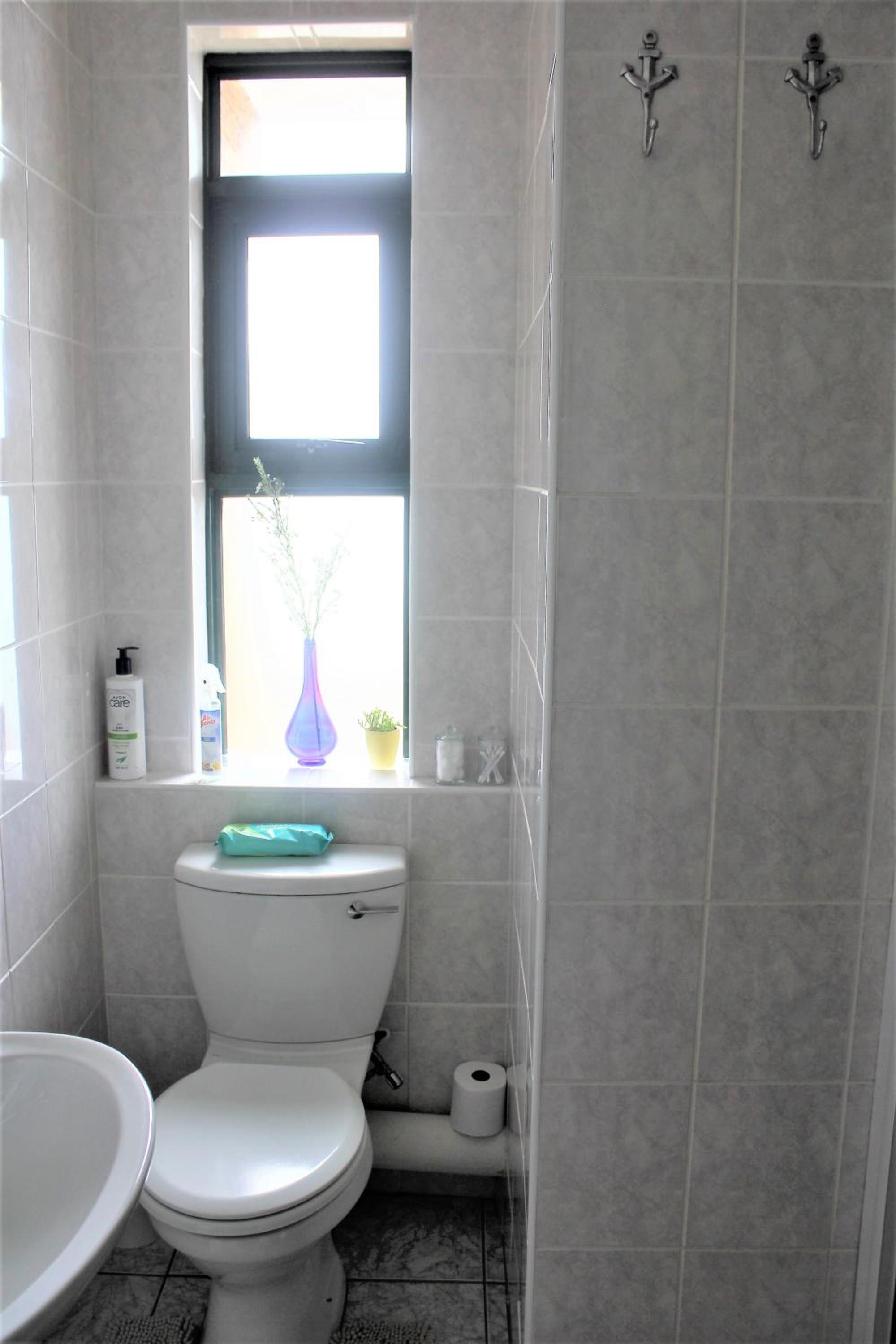 Queen Room with Sea View - Photo 2