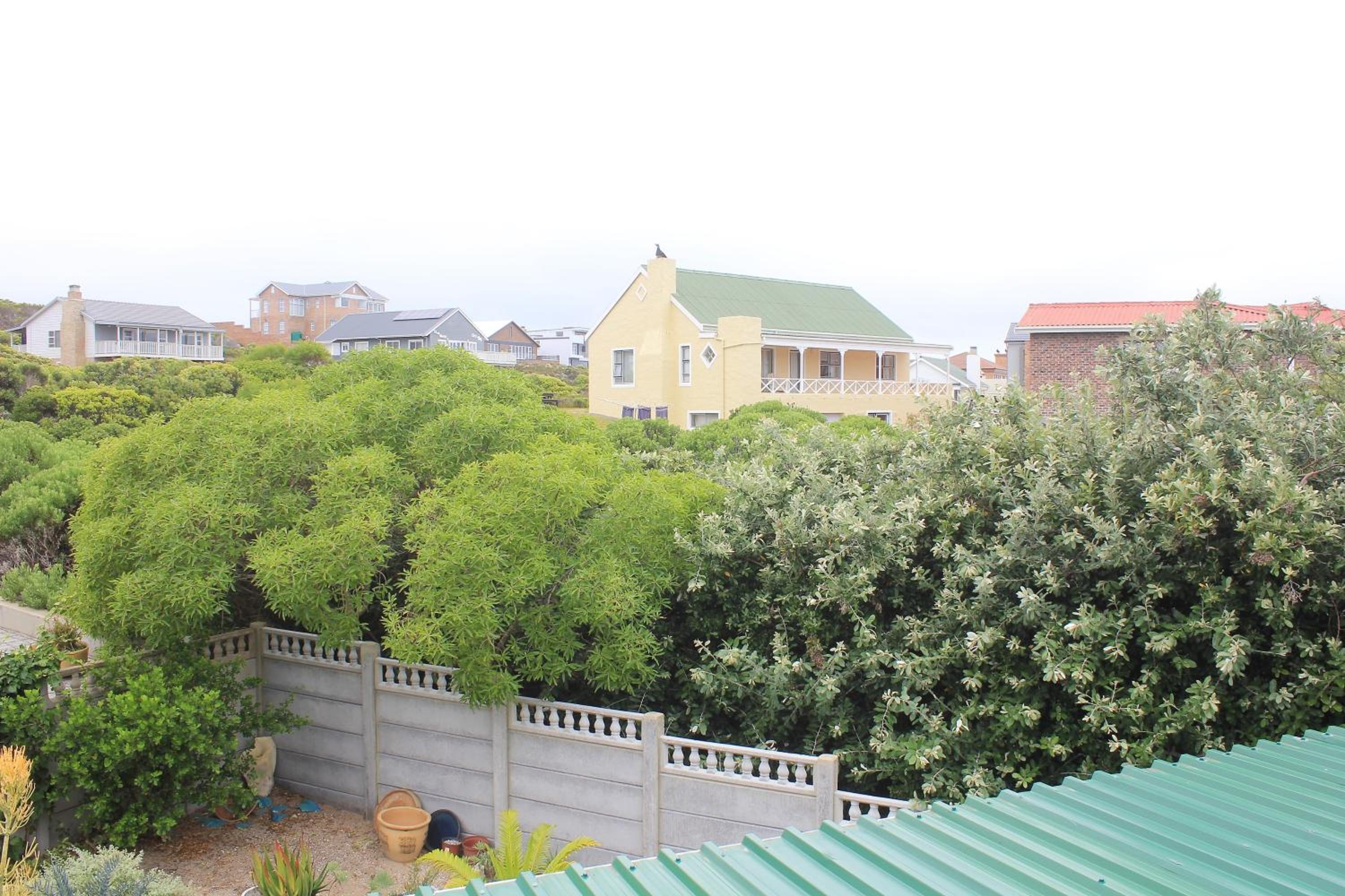 Queen Room with Sea View - Photo 8