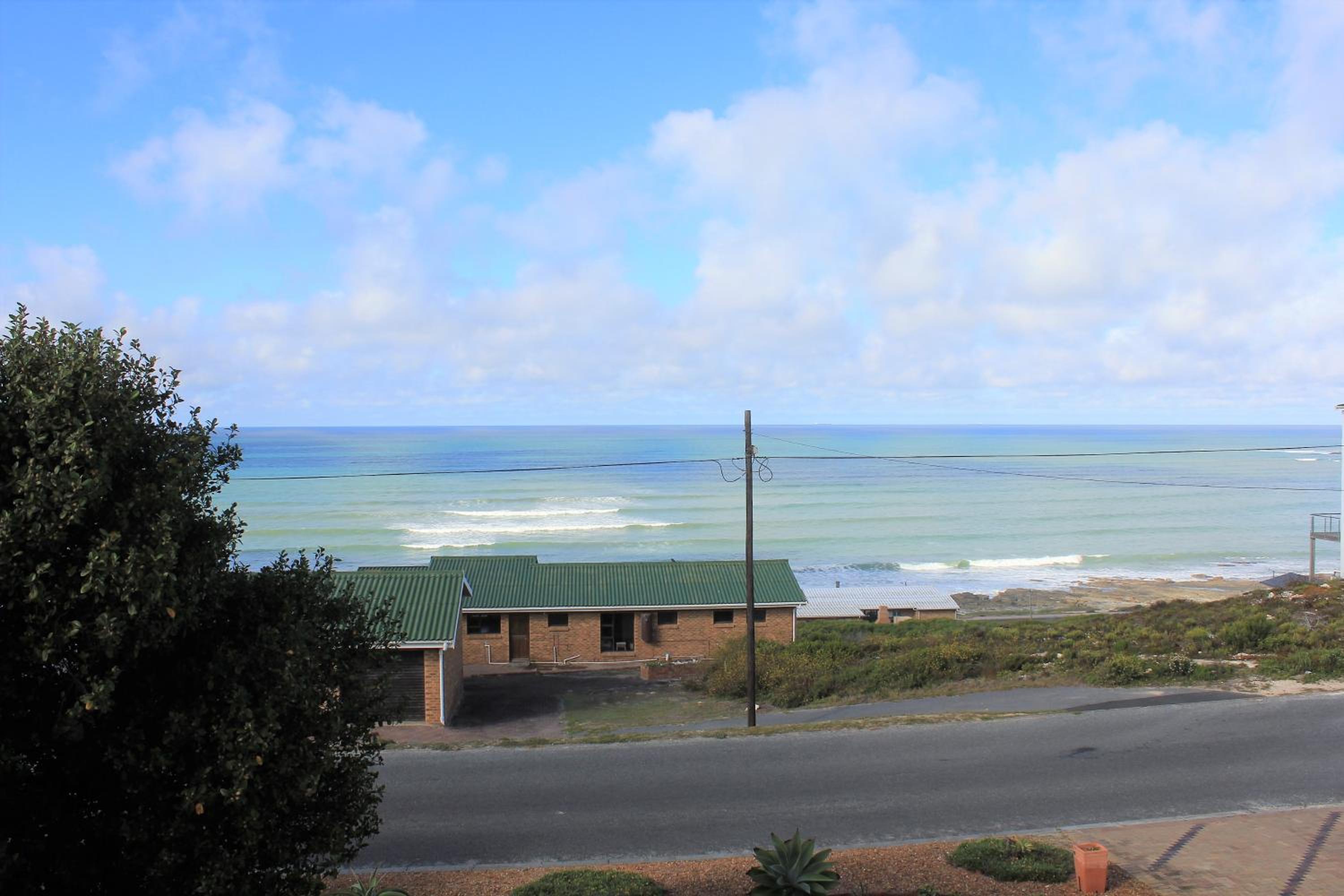 Queen Room with Sea View - Photo 14