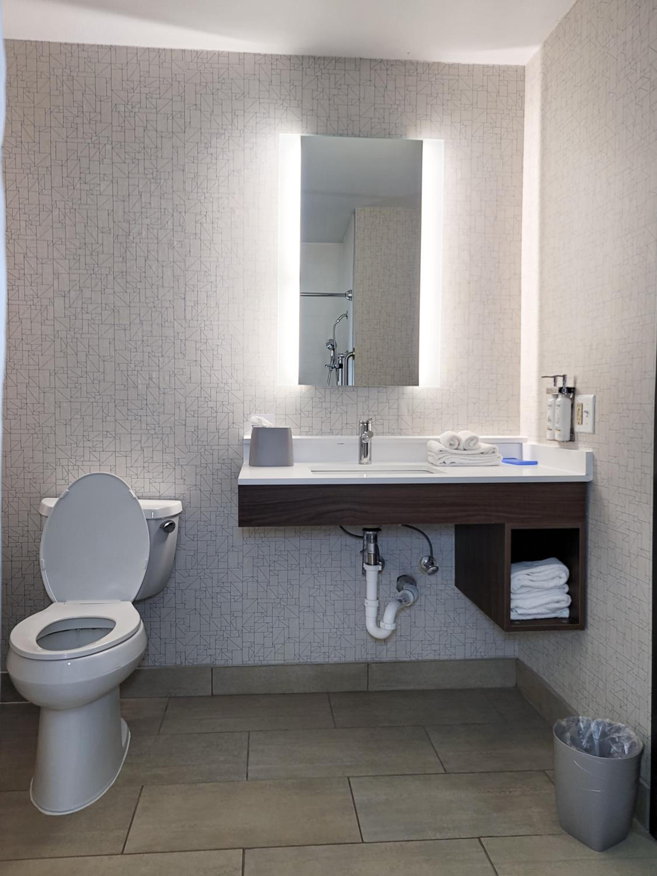 King Room - Disability Access - Photo 4