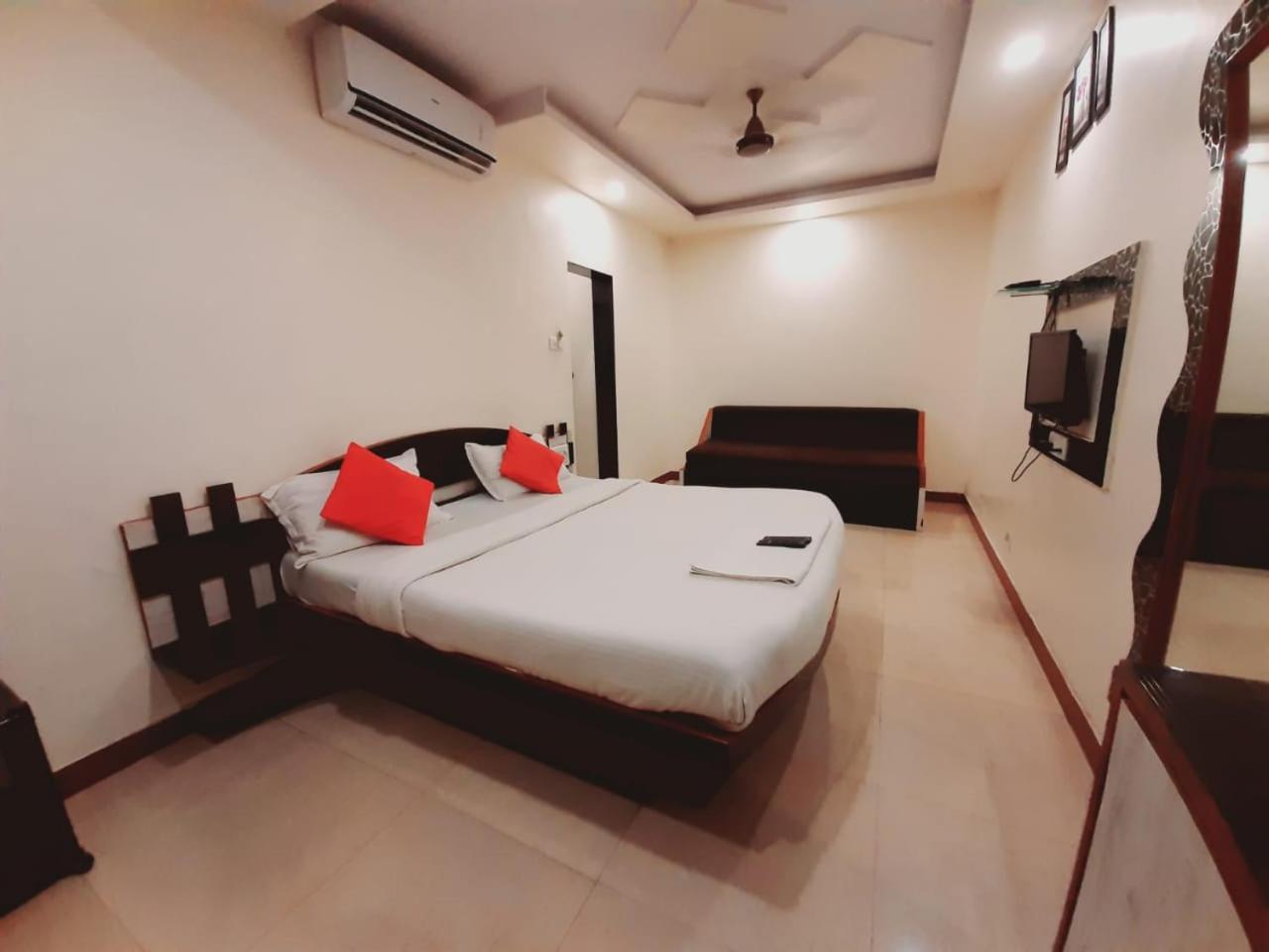 Deluxe Family Room photo 3