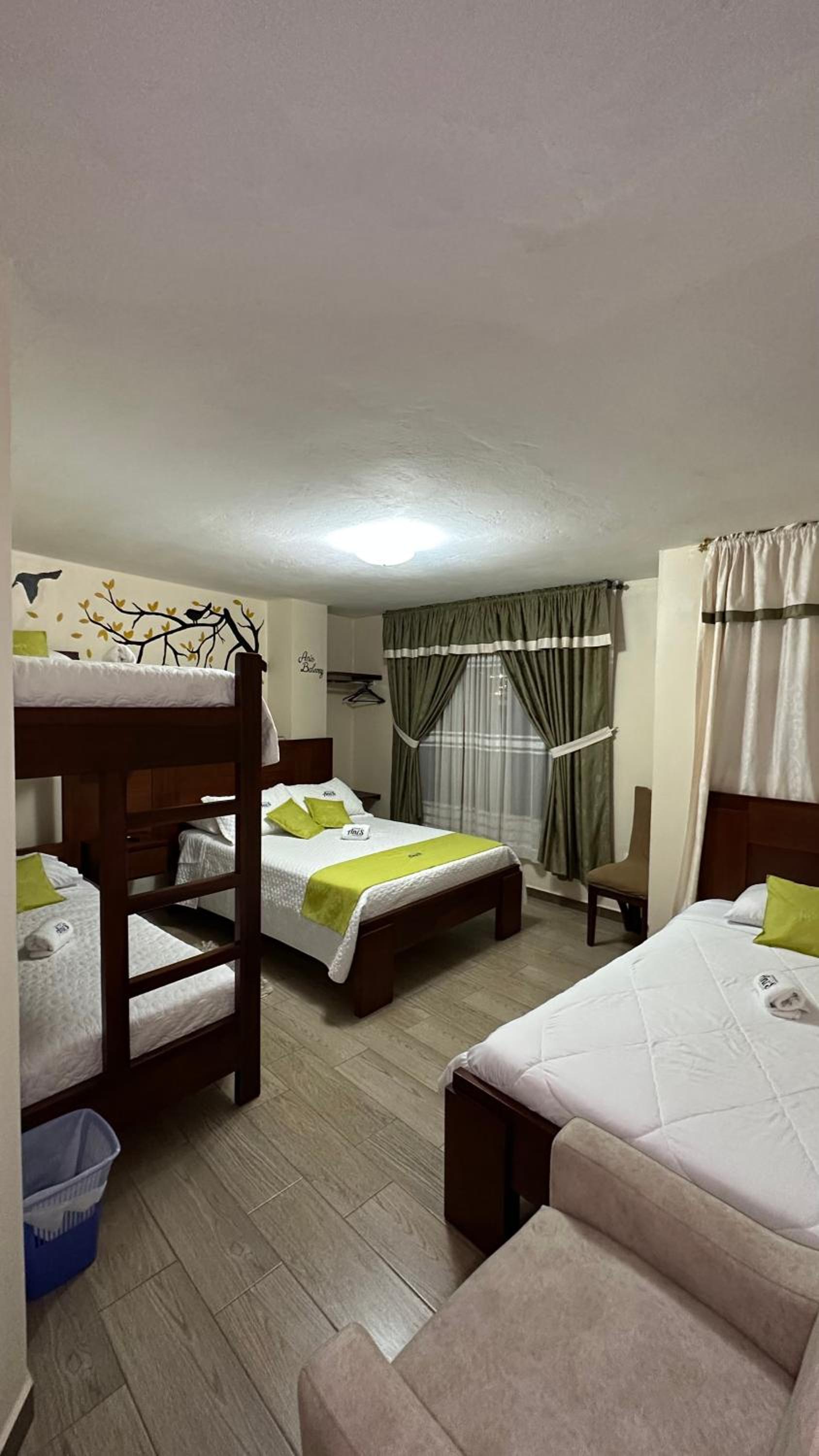 Deluxe Family Room