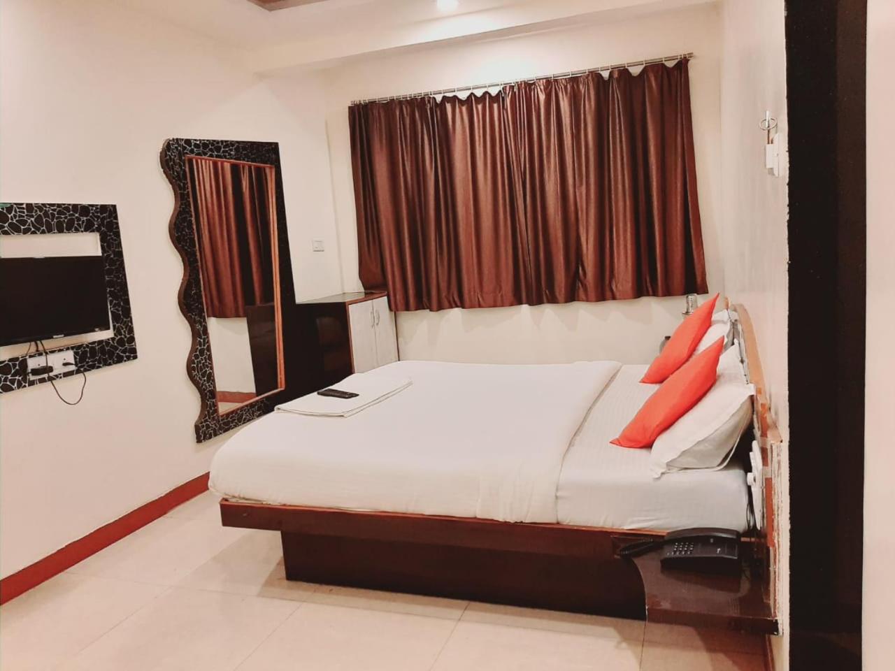 Deluxe Family Room photo 1