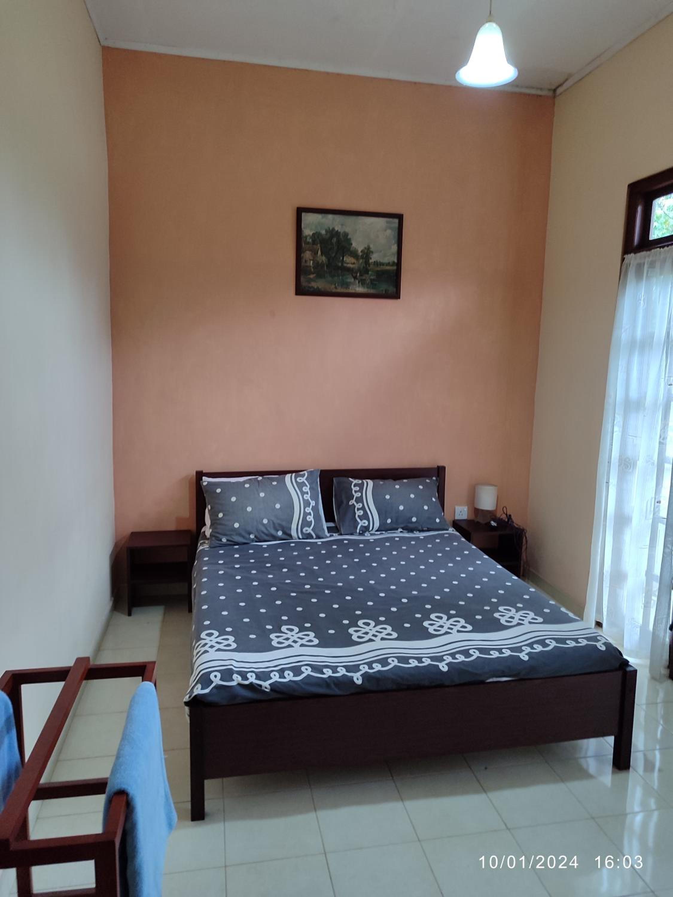 Budget Double Room photo 3