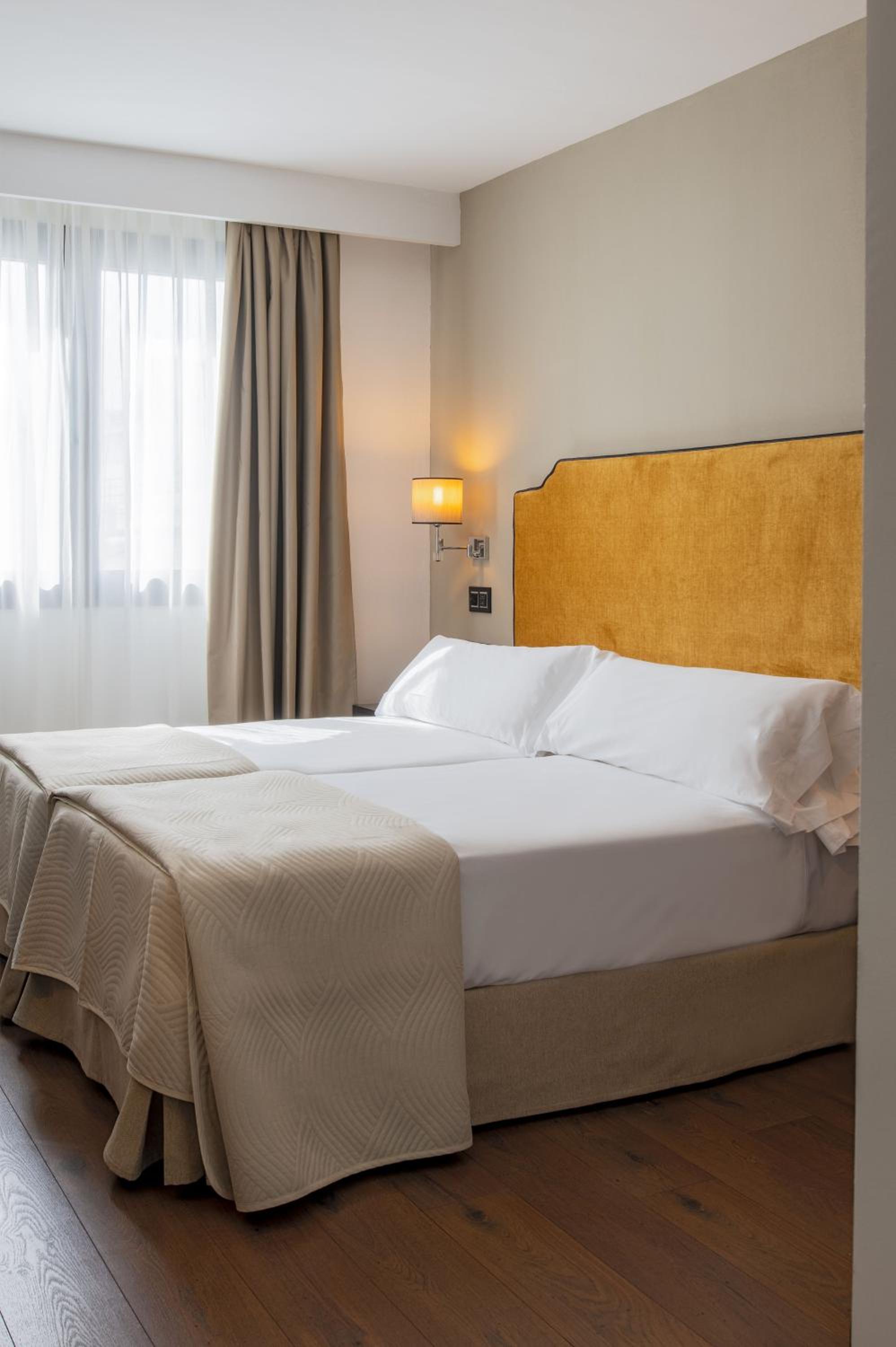 Double or Twin Room - Photo 7
