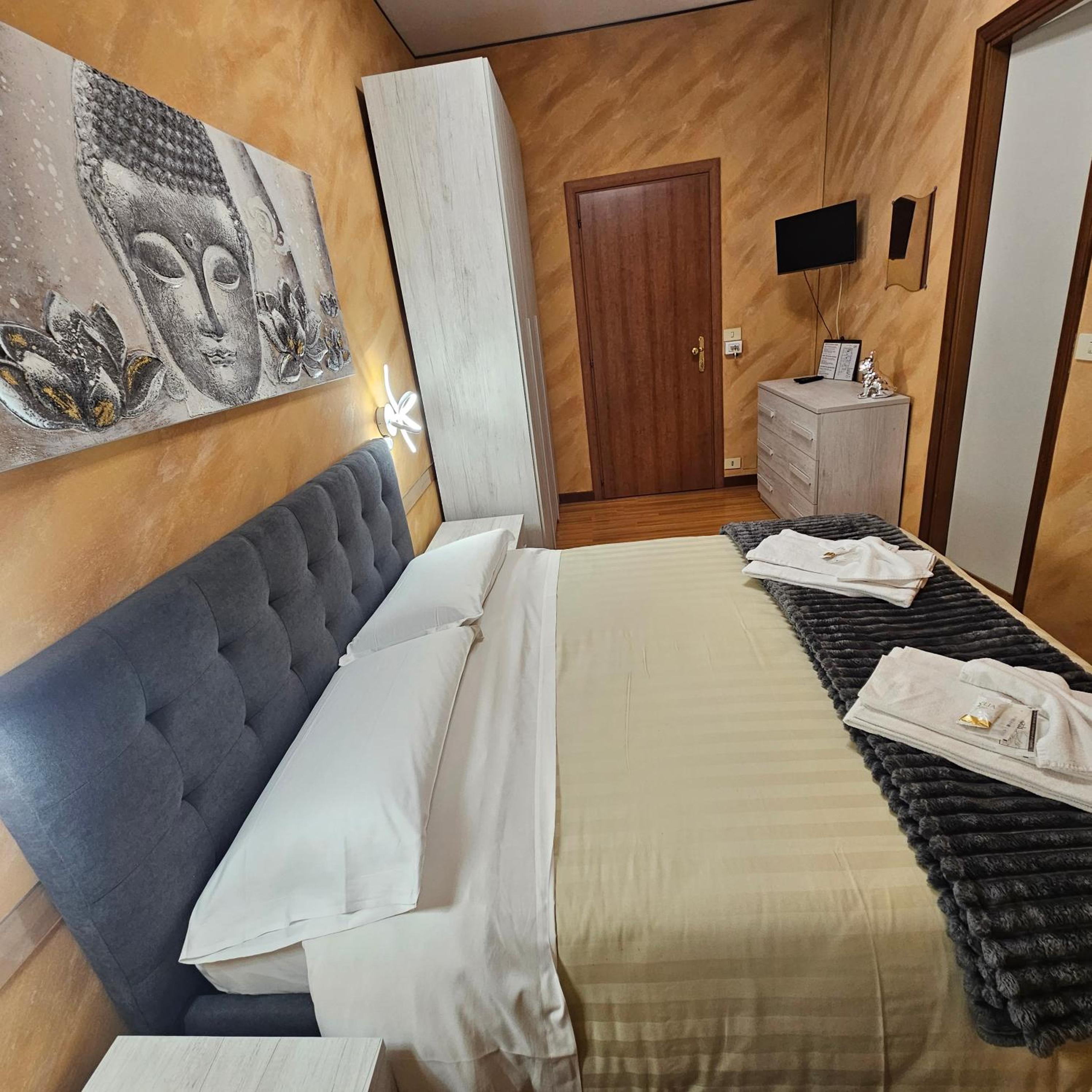 Double Room with Private Bathroom photo 2